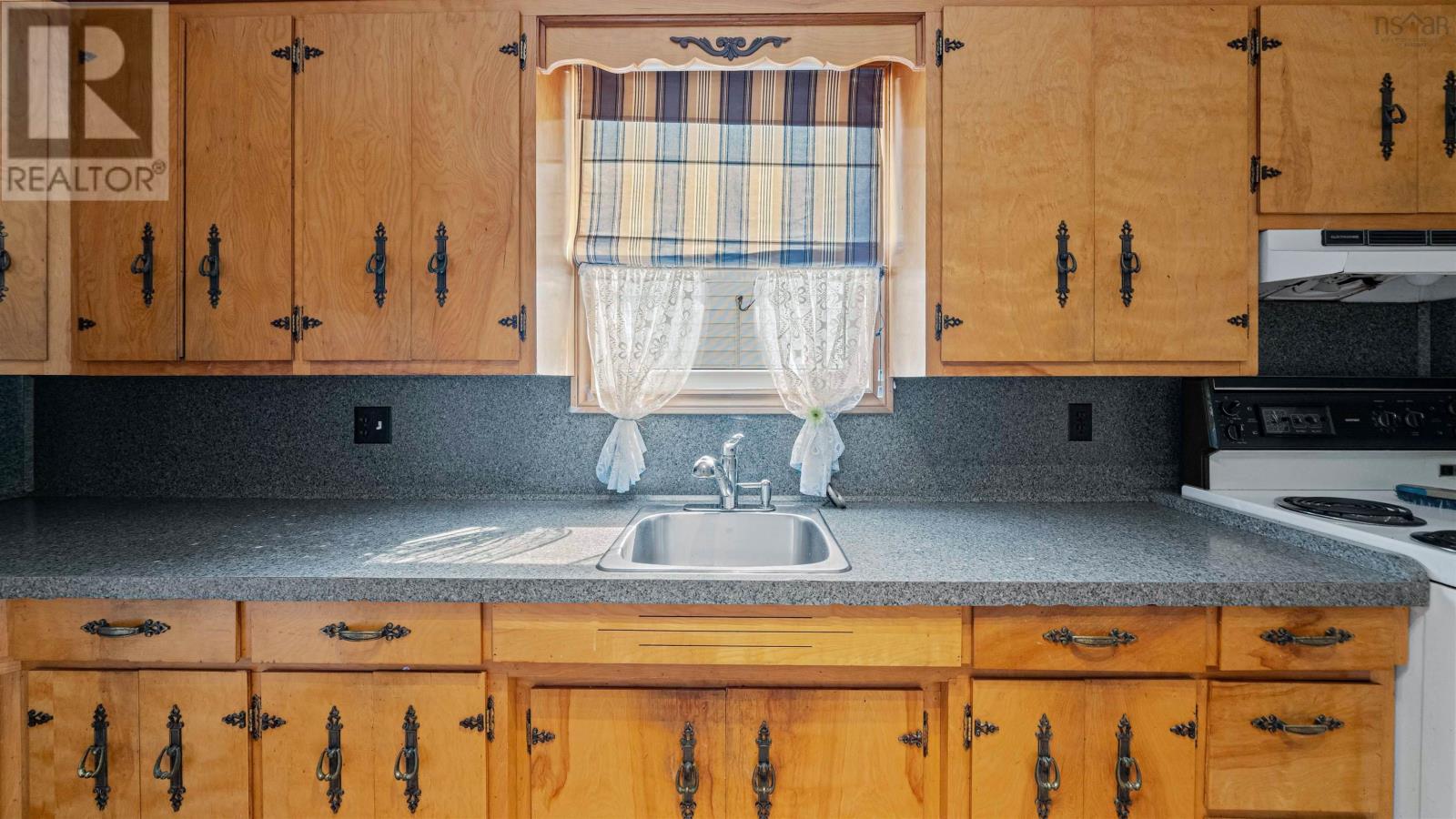 329 Victoria Avenue Property Photo 20