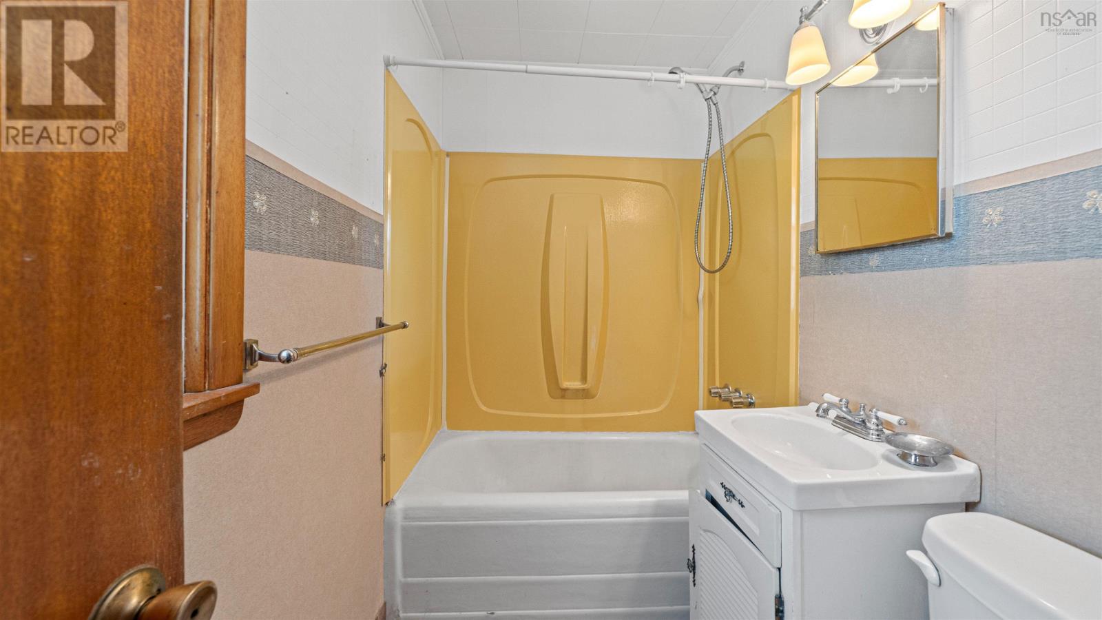 329 Victoria Avenue Property Photo 23