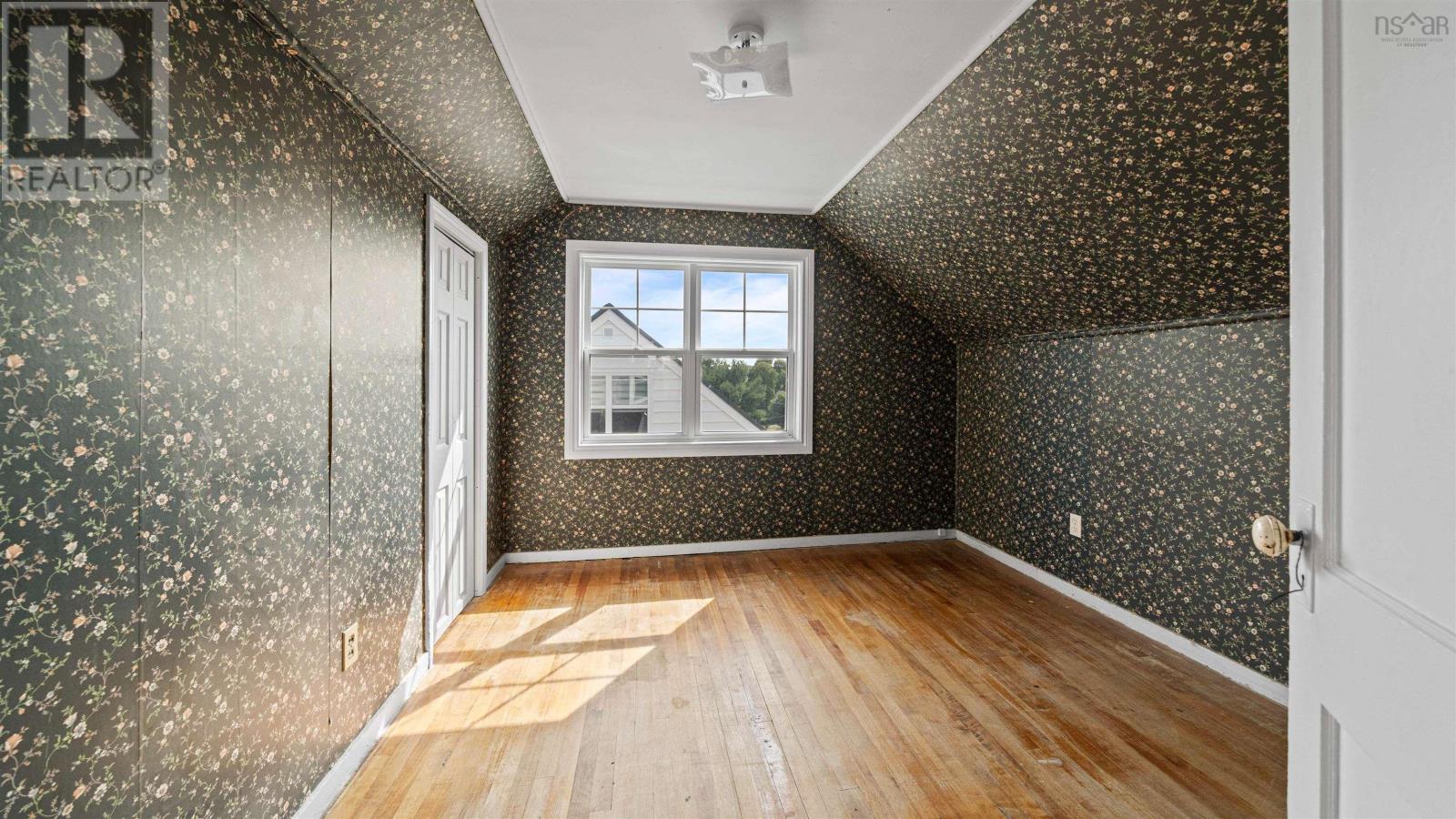 329 Victoria Avenue Property Photo 25