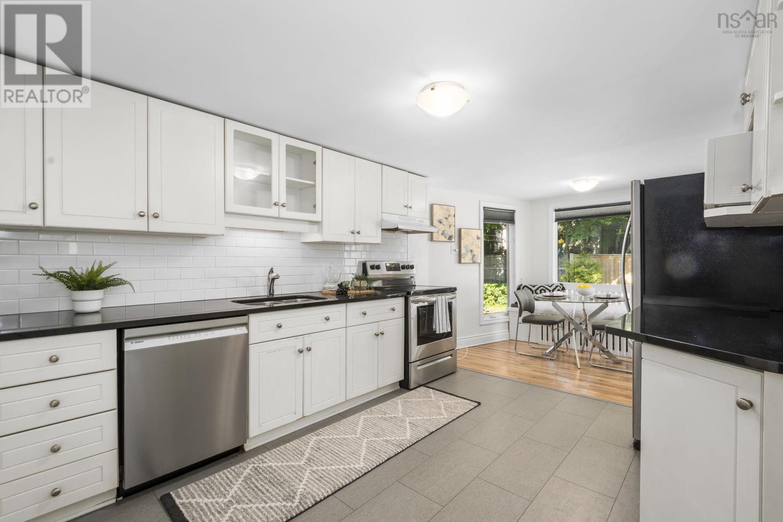 1671 Chestnut Street Property Photo 12