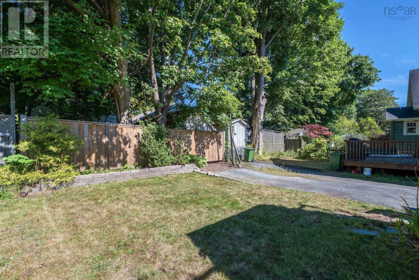 1671 Chestnut Street Property Photo 24