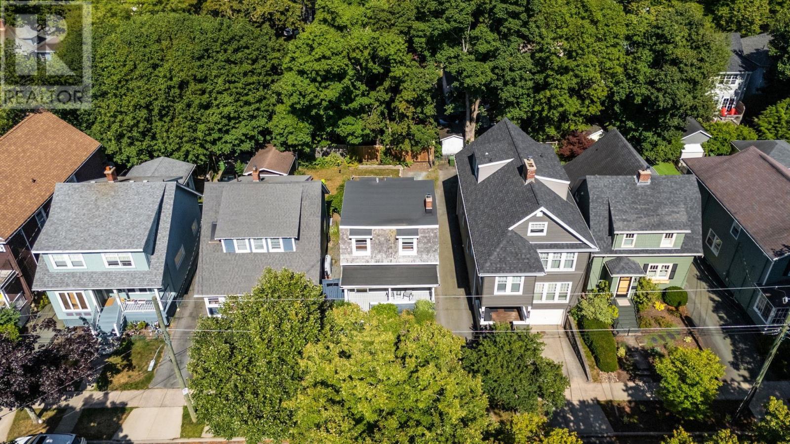 1671 Chestnut Street Property Photo 25