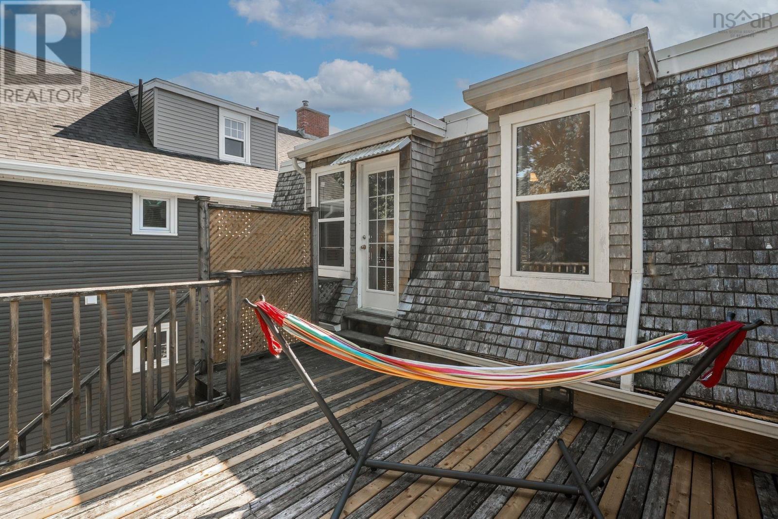 1671 Chestnut Street Property Photo 27