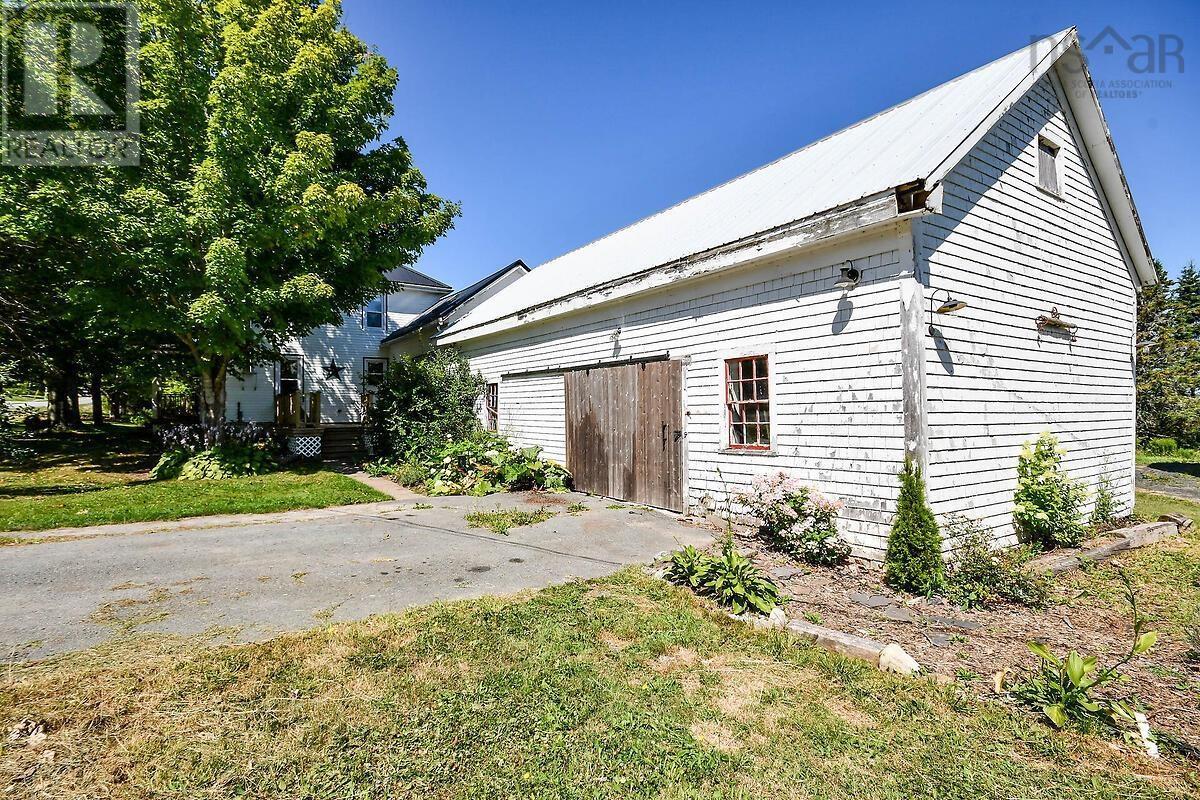 4677 Highway 215 Property Photo 3