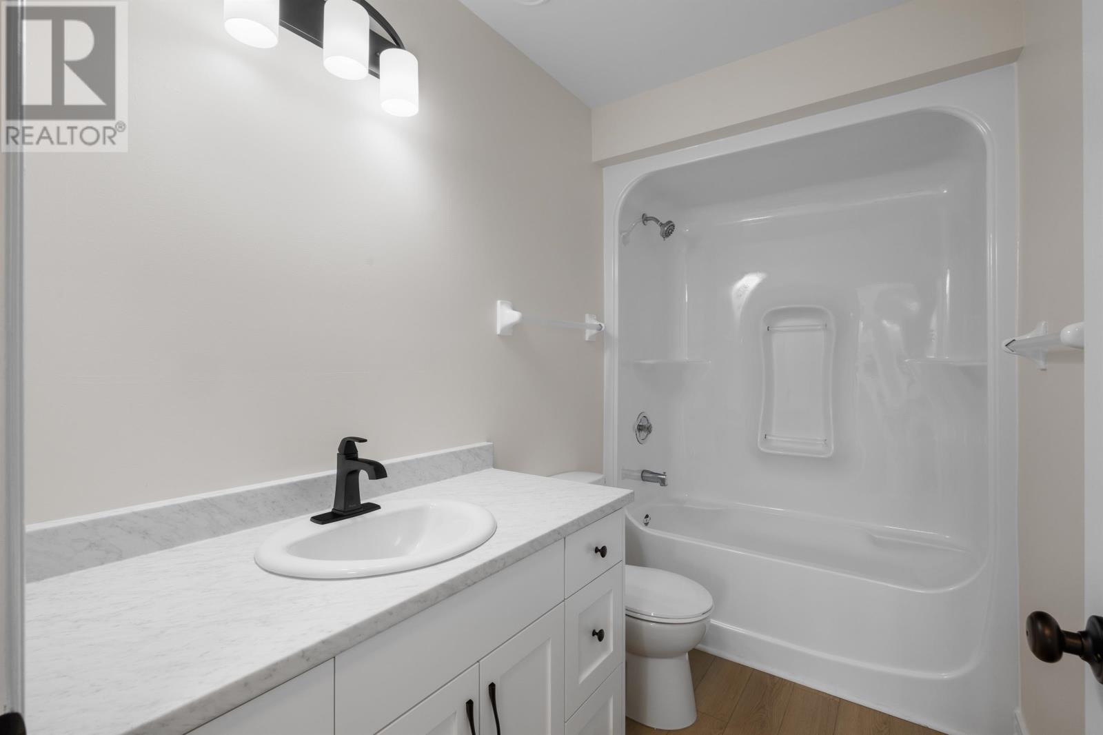 11 22 Waterview Heights Property Photo 13