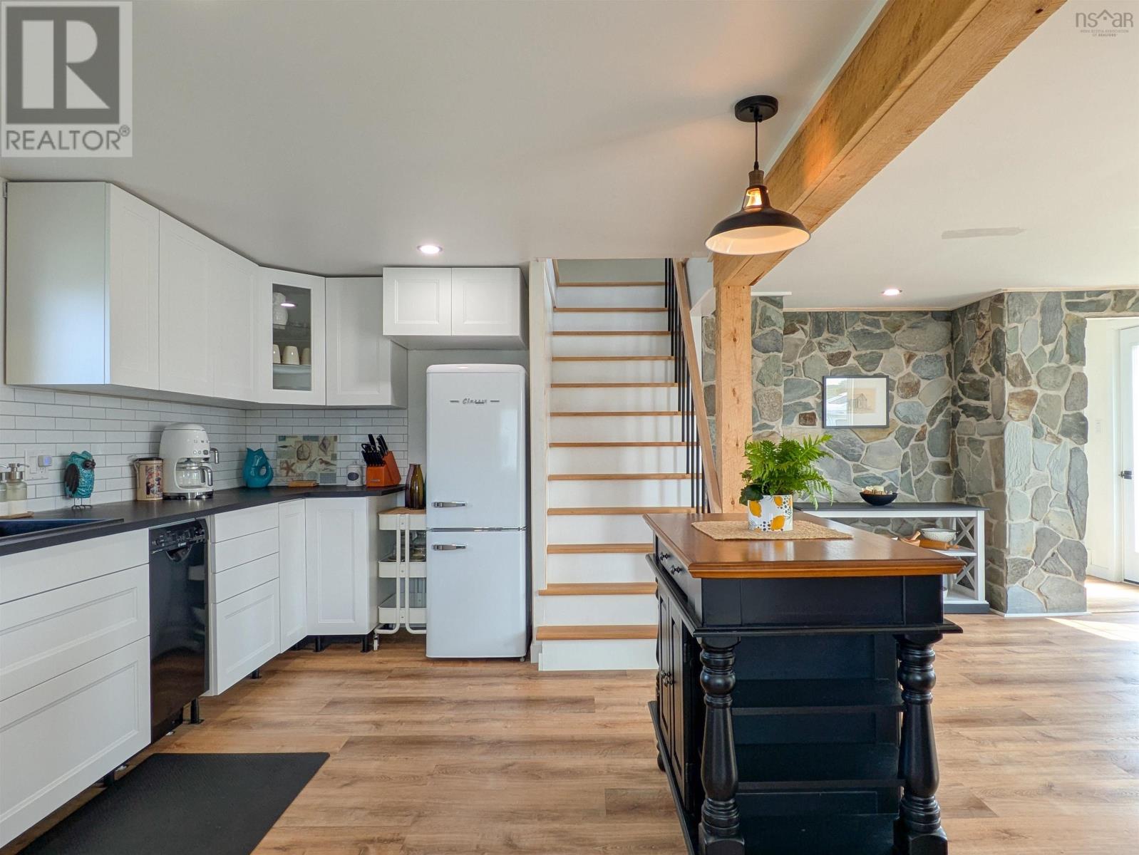 1837 Main Shore Road Property Photo 16