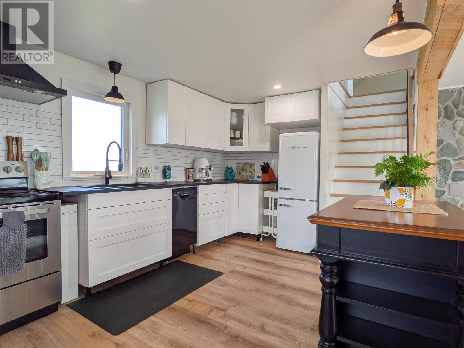 1837 Main Shore Road Property Photo 18