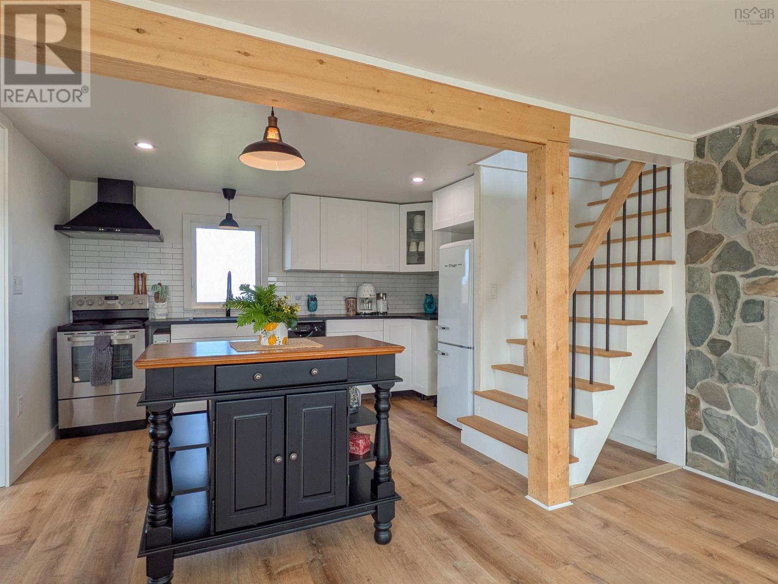 1837 Main Shore Road Property Photo 20