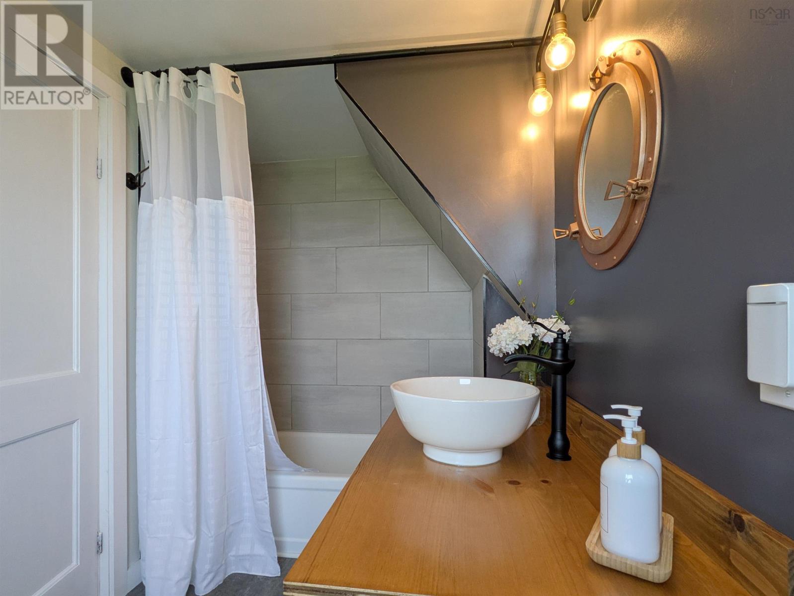 1837 Main Shore Road Property Photo 30