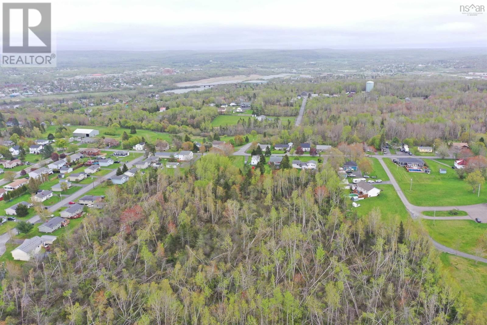 473 Willow Avenue Property Photo 4