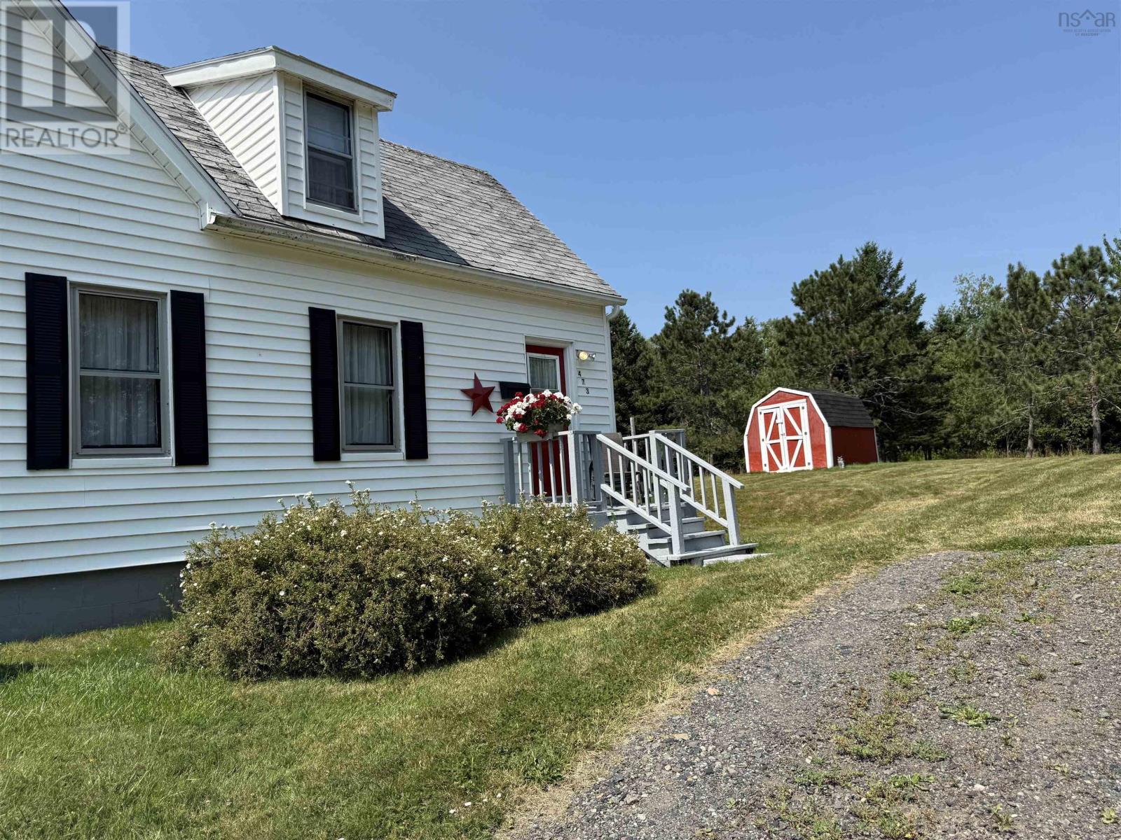 473 Willow Avenue Property Photo 8