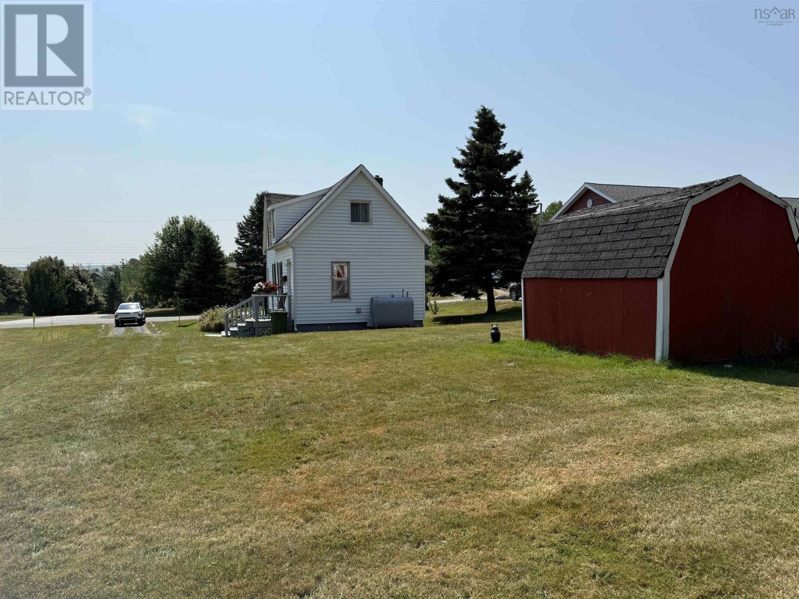 473 Willow Avenue Property Photo 11