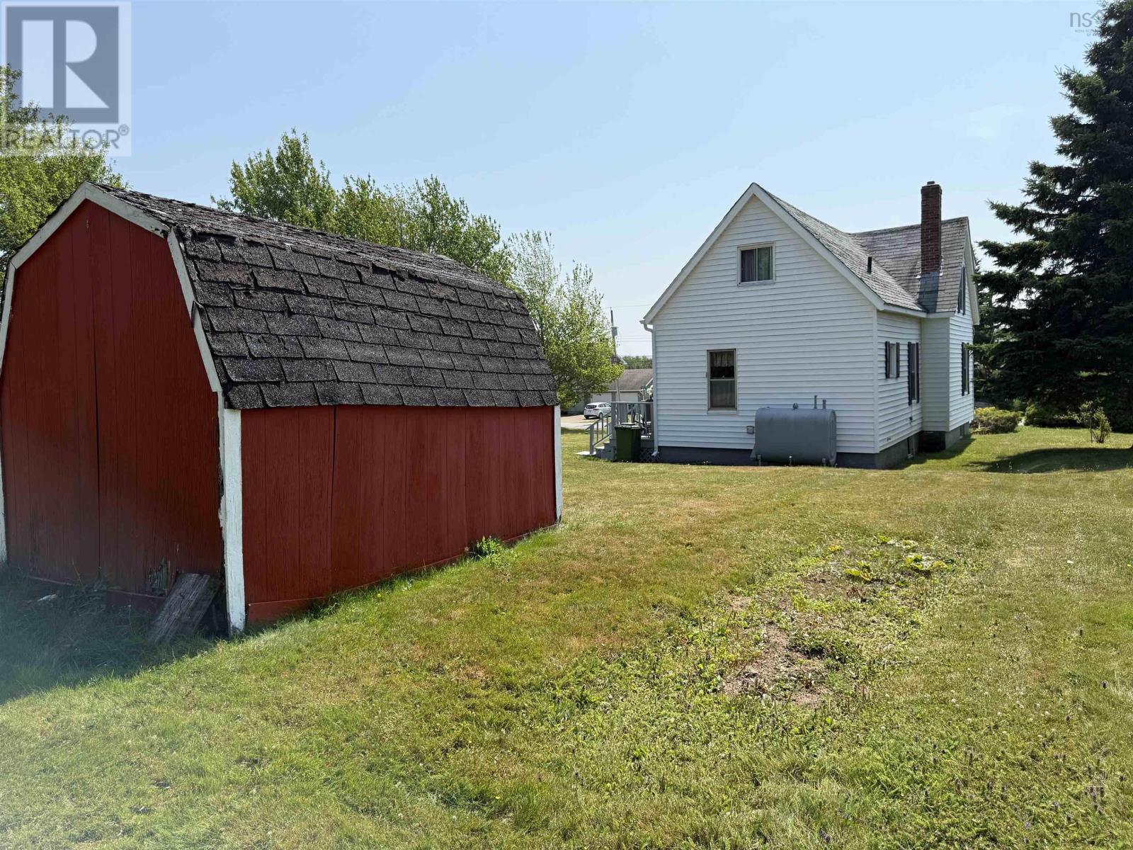 473 Willow Avenue Property Photo 13