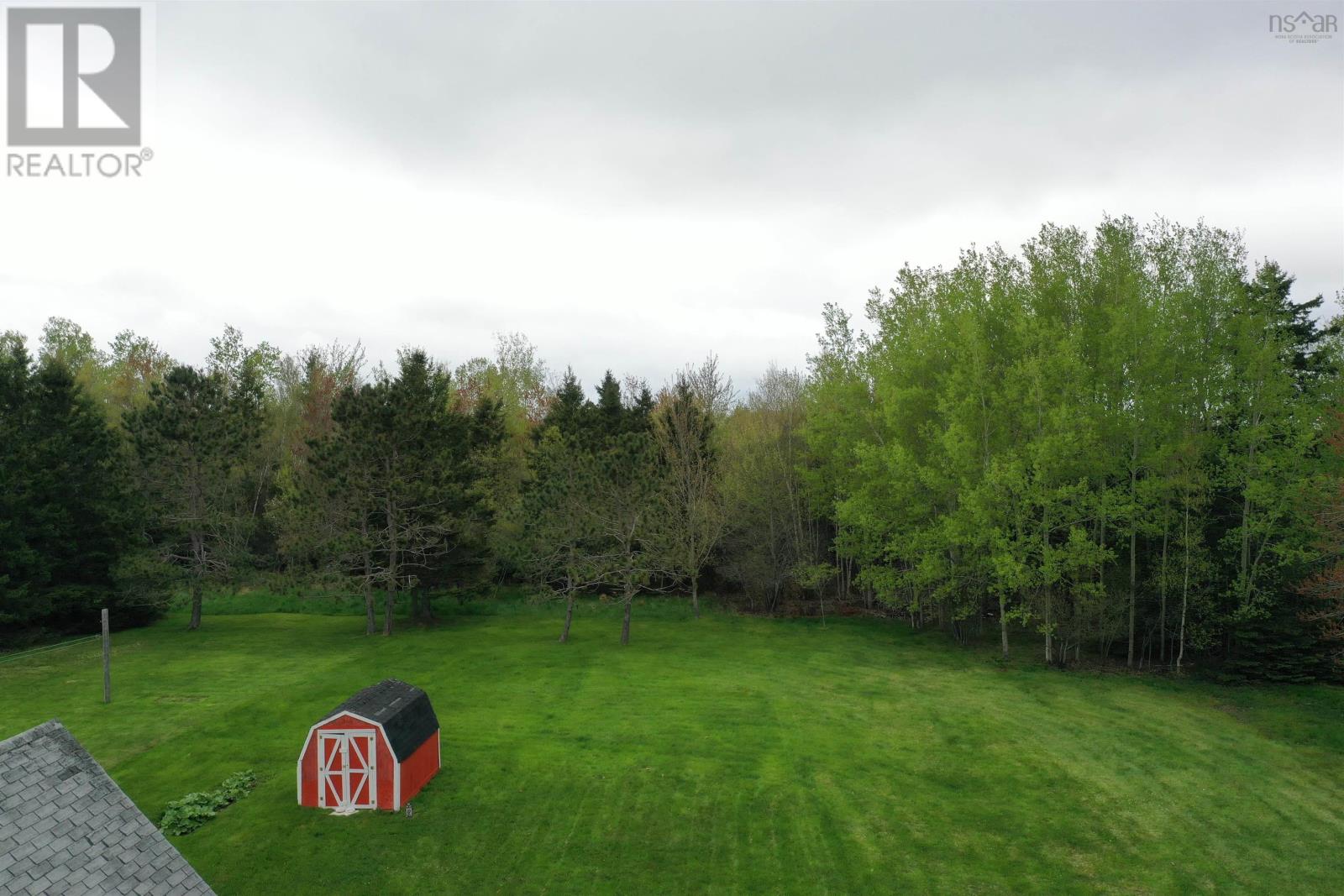 473 Willow Avenue Property Photo 15