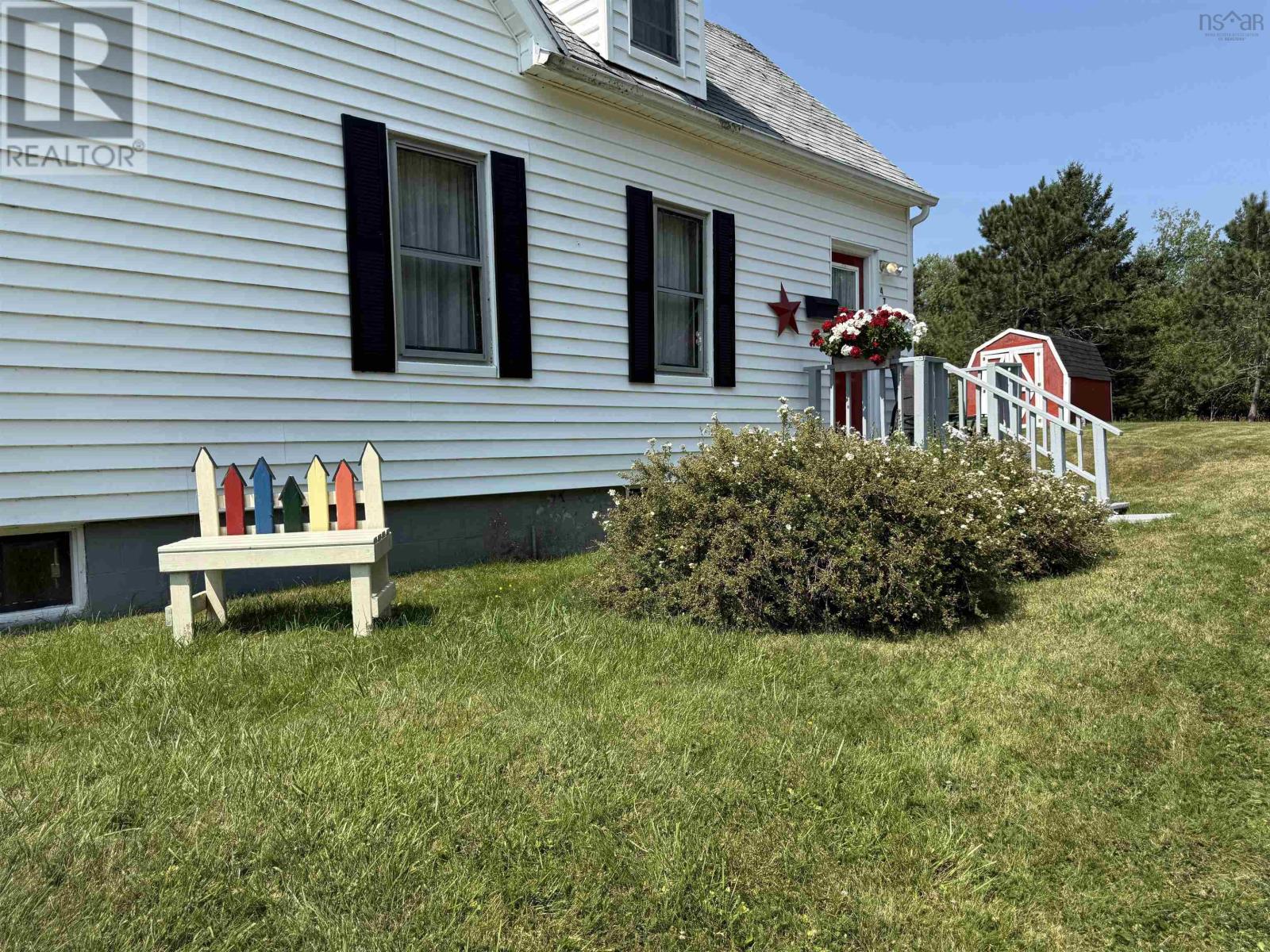 473 Willow Avenue Property Photo 16