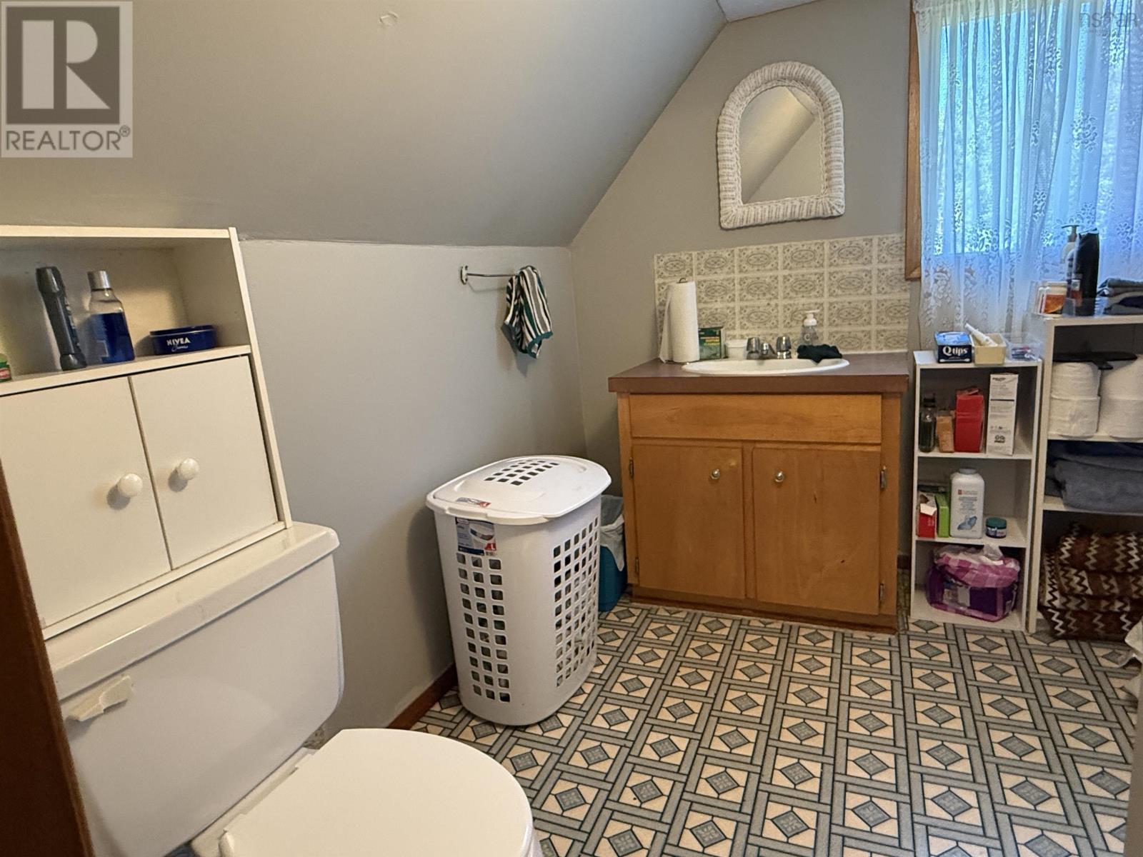 473 Willow Avenue Property Photo 32