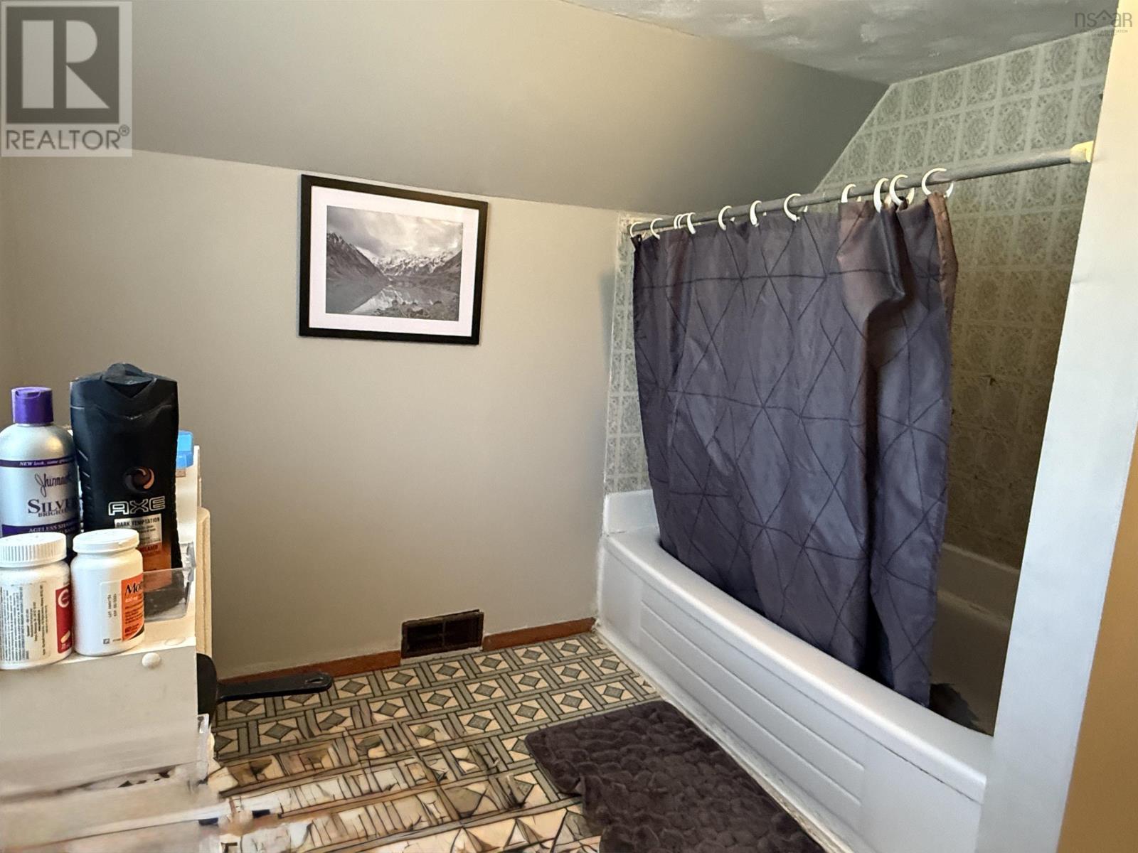 473 Willow Avenue Property Photo 33