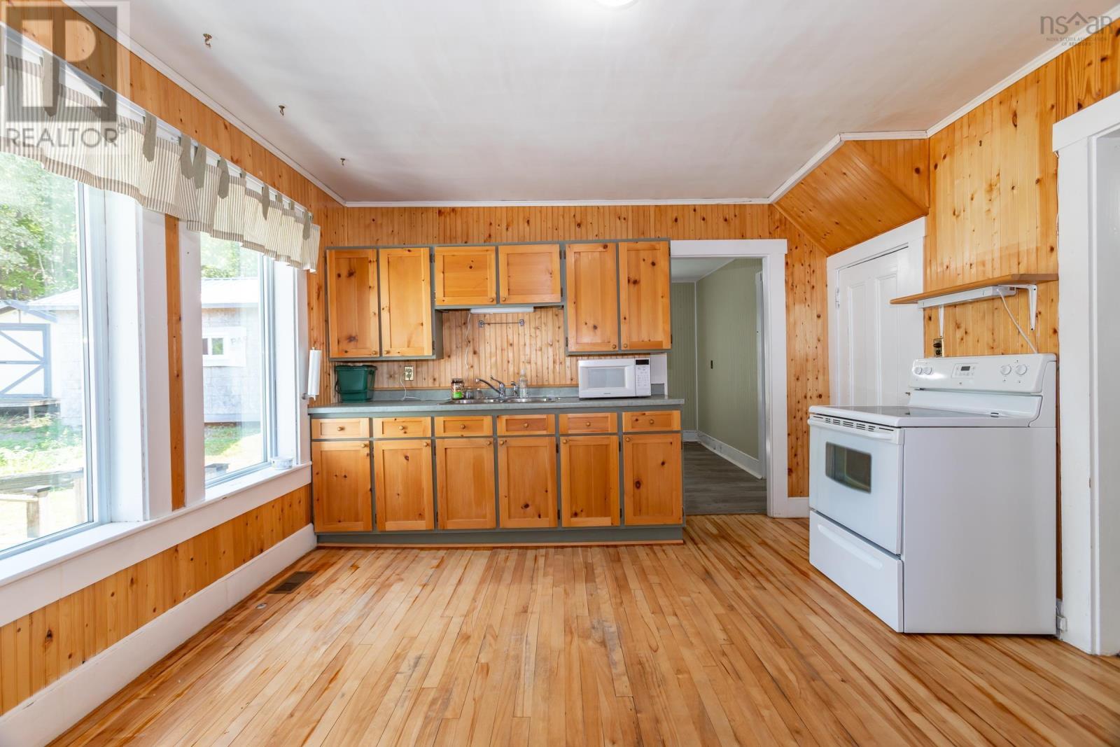 7498 Highway 340 Property Photo 5