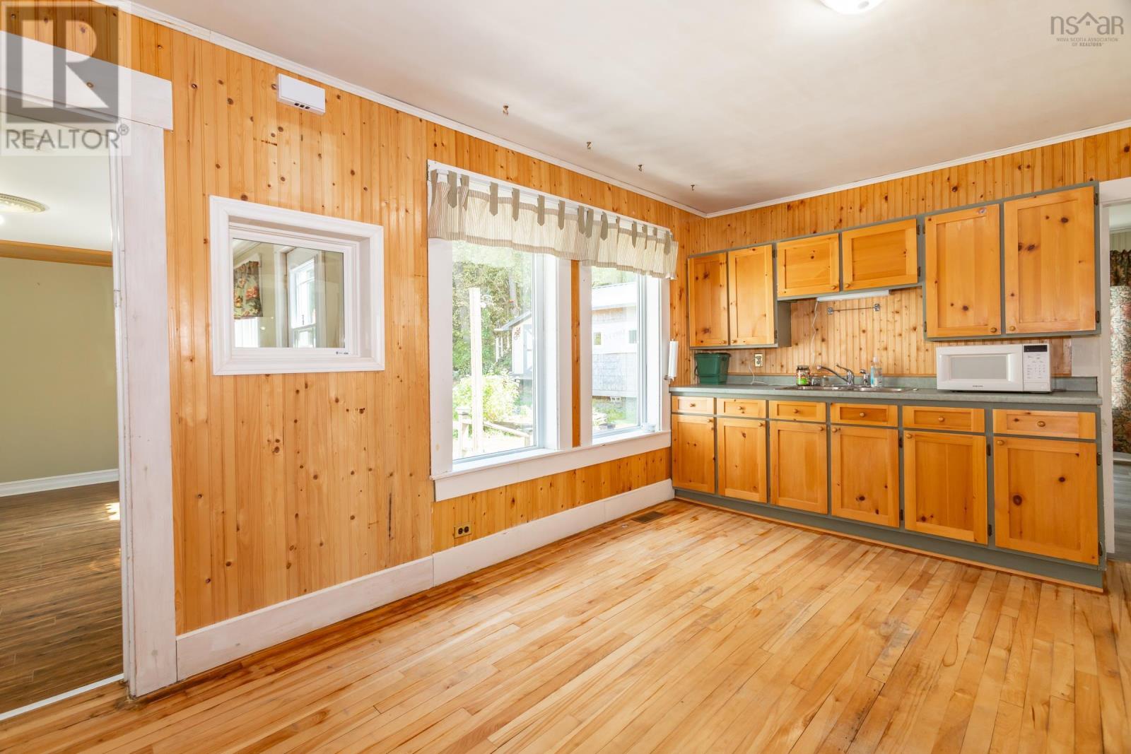 7498 Highway 340 Property Photo 6