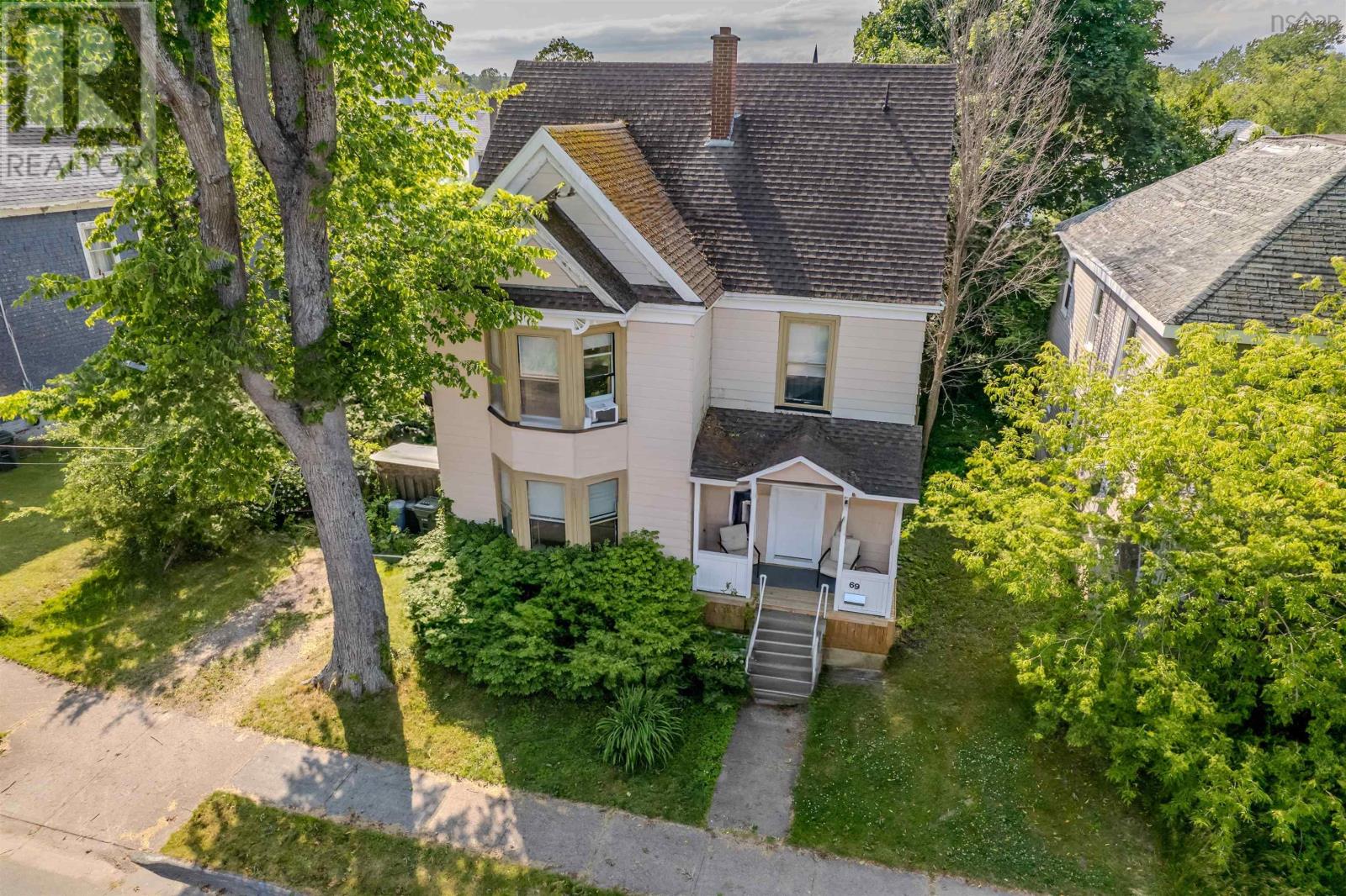 69 Union Street Property Photo 3