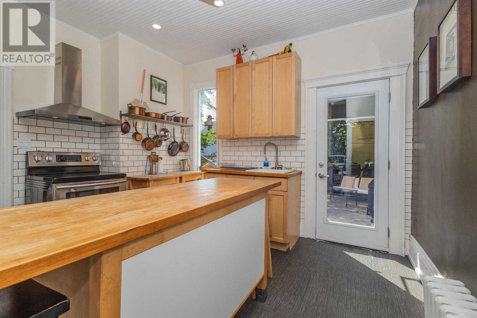 69 Union Street Property Photo 12