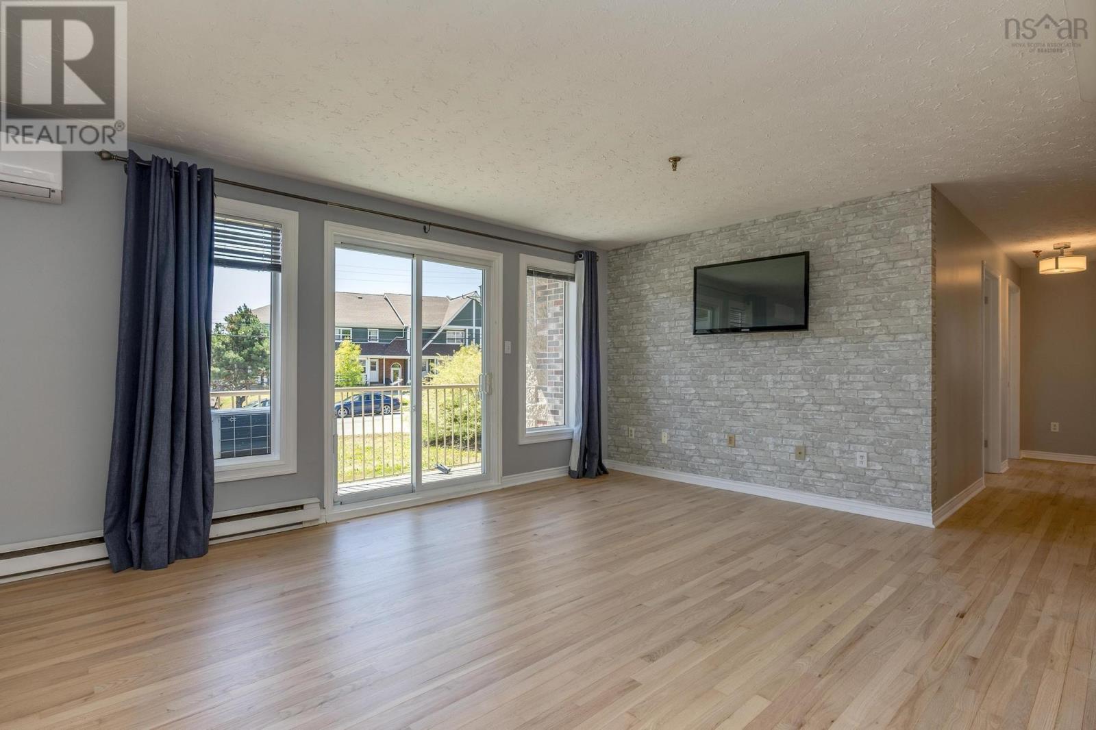 70 Collins Grove #8 Property Photo 3