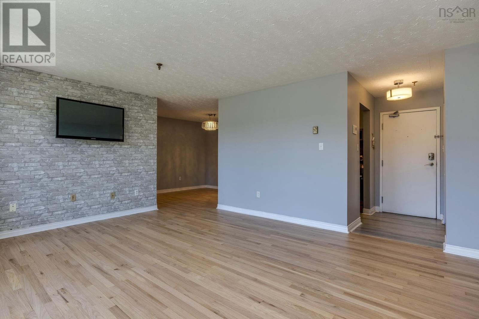 70 Collins Grove #8 Property Photo 7