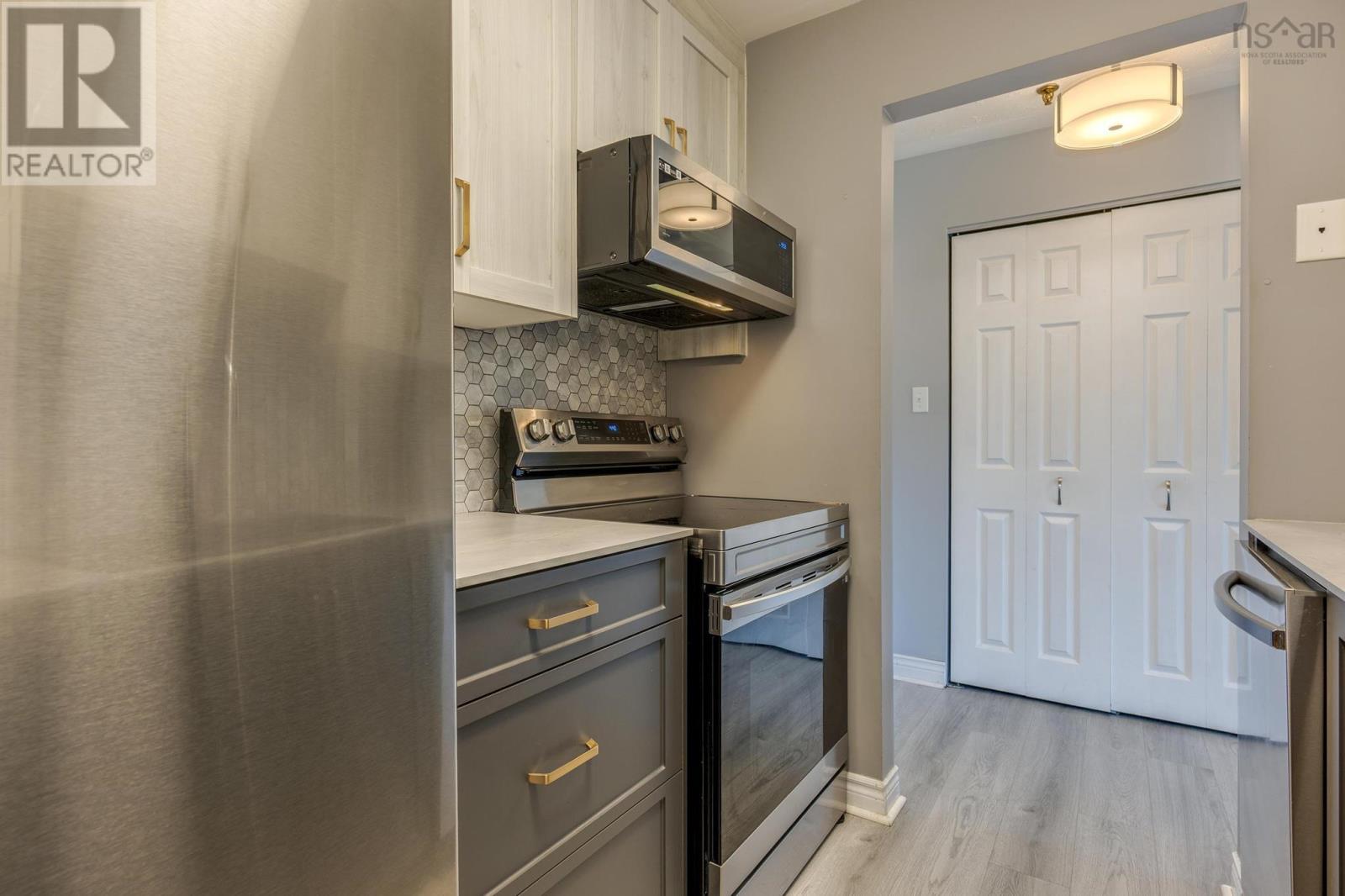 70 Collins Grove #8 Property Photo 15