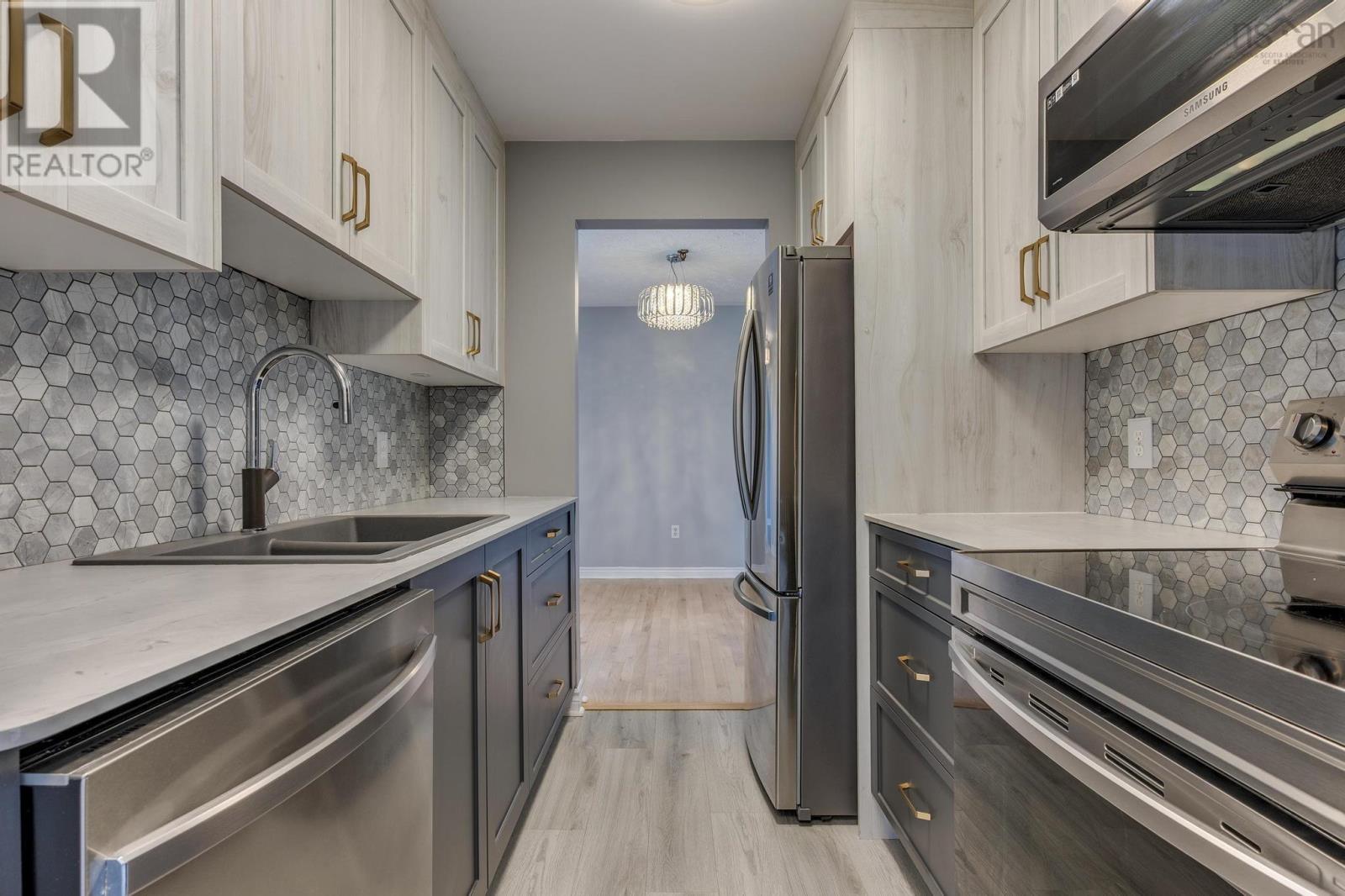 70 Collins Grove #8 Property Photo 17