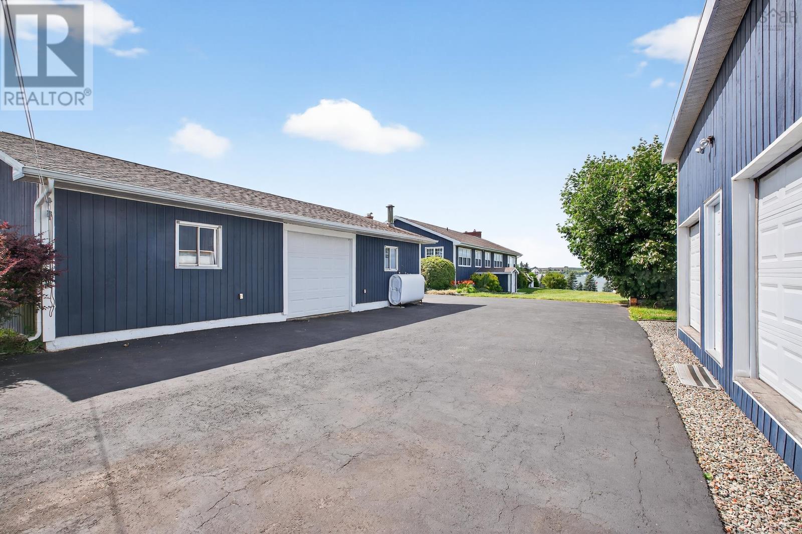 2140 Point Edward Highway Property Photo 5