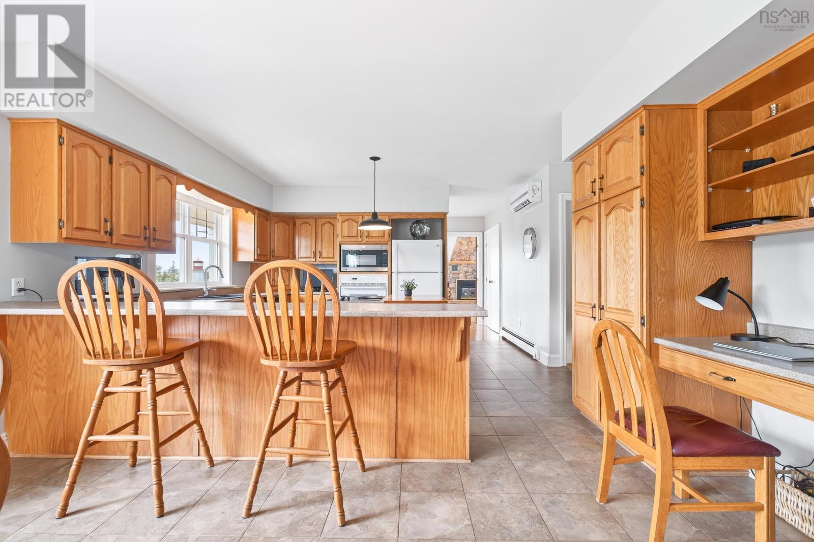 2140 Point Edward Highway Property Photo 13