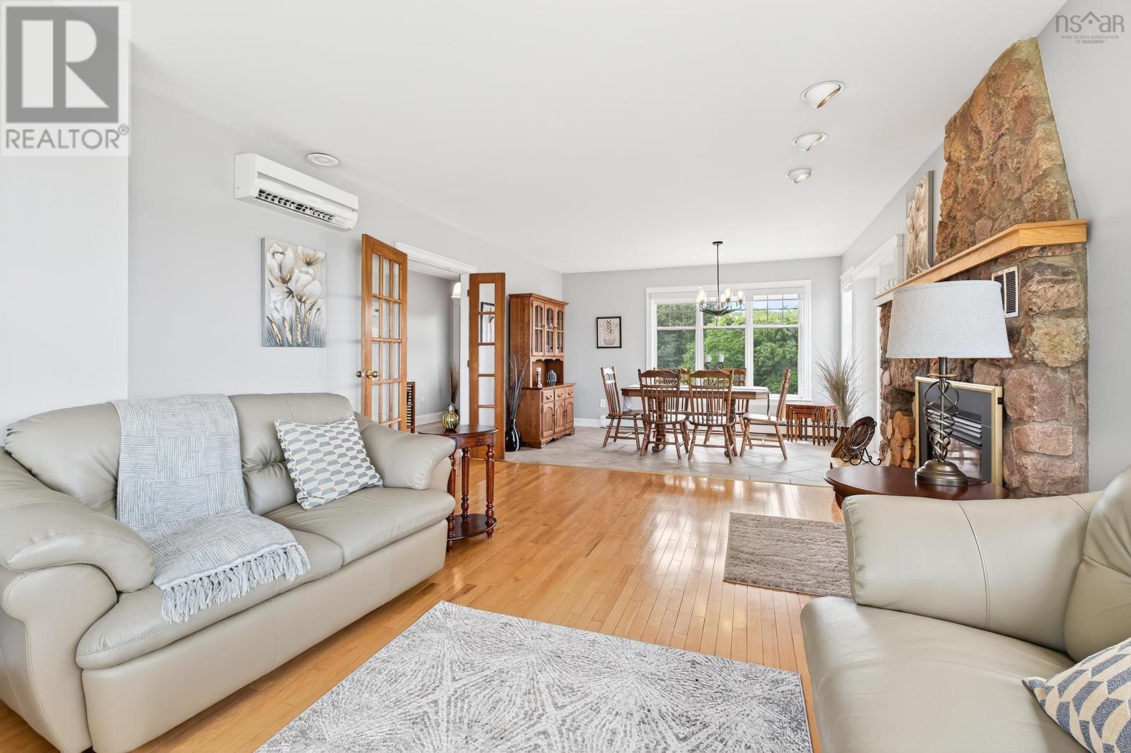 2140 Point Edward Highway Property Photo 25