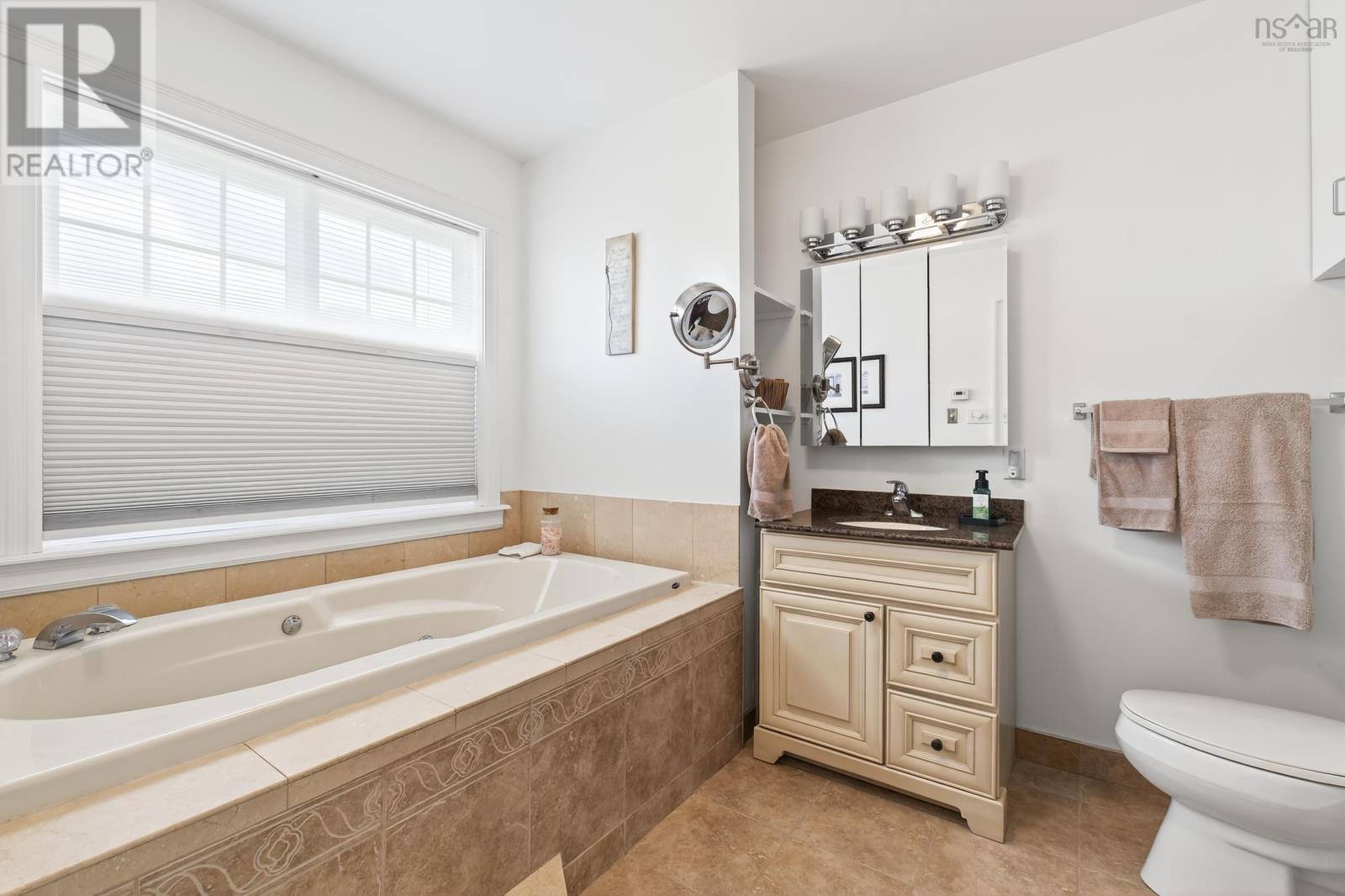 2140 Point Edward Highway Property Photo 28