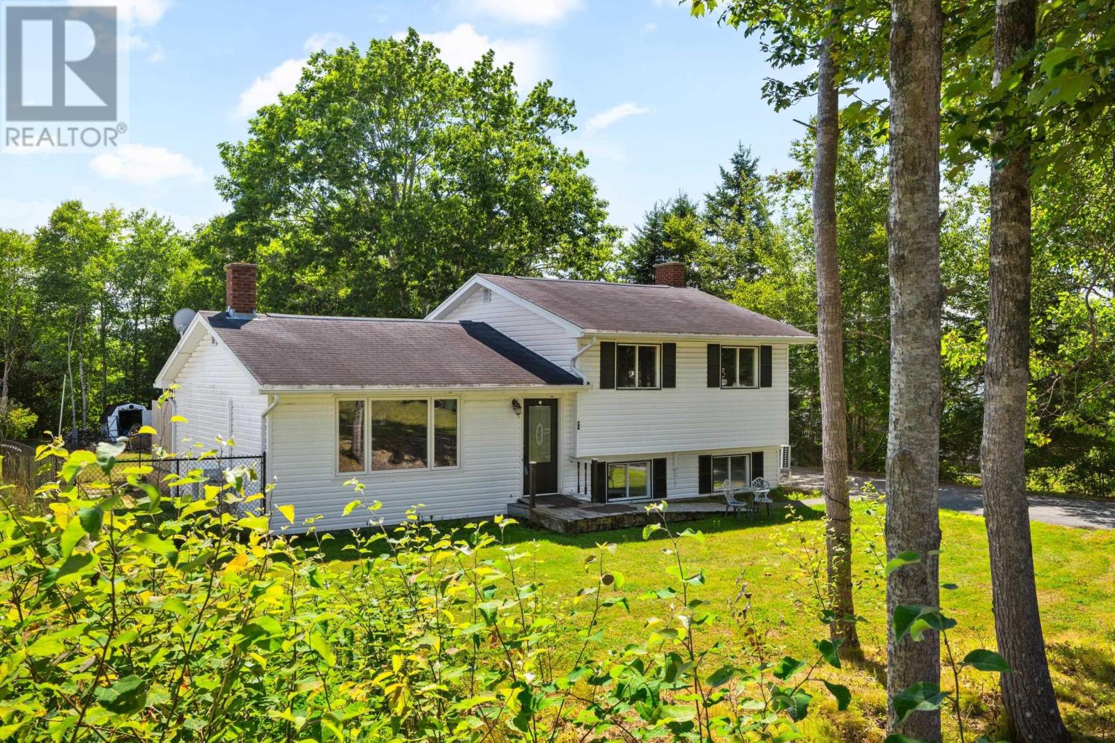 7660 Highway 7 Property Photo 1