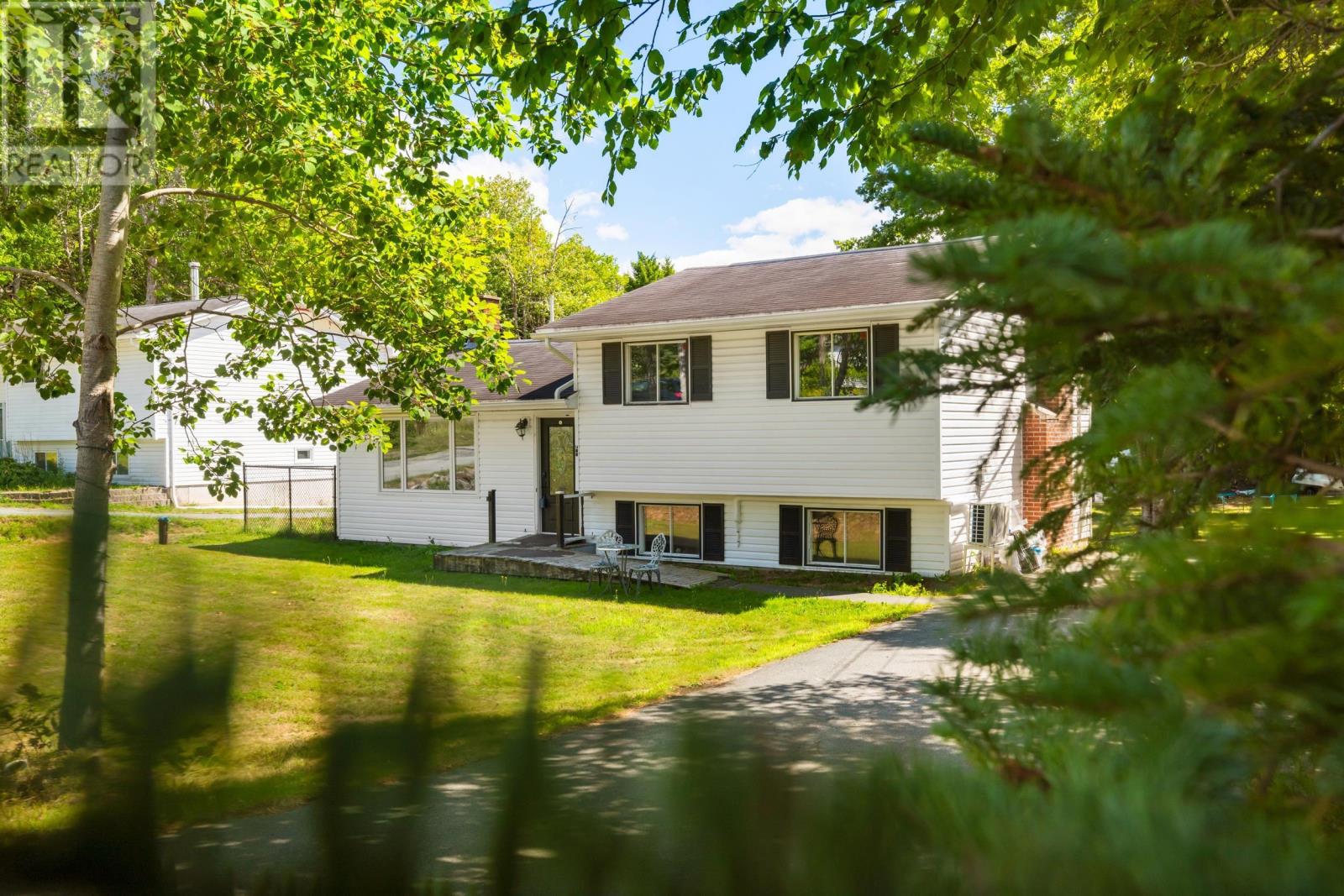 7660 Highway 7 Property Photo 2