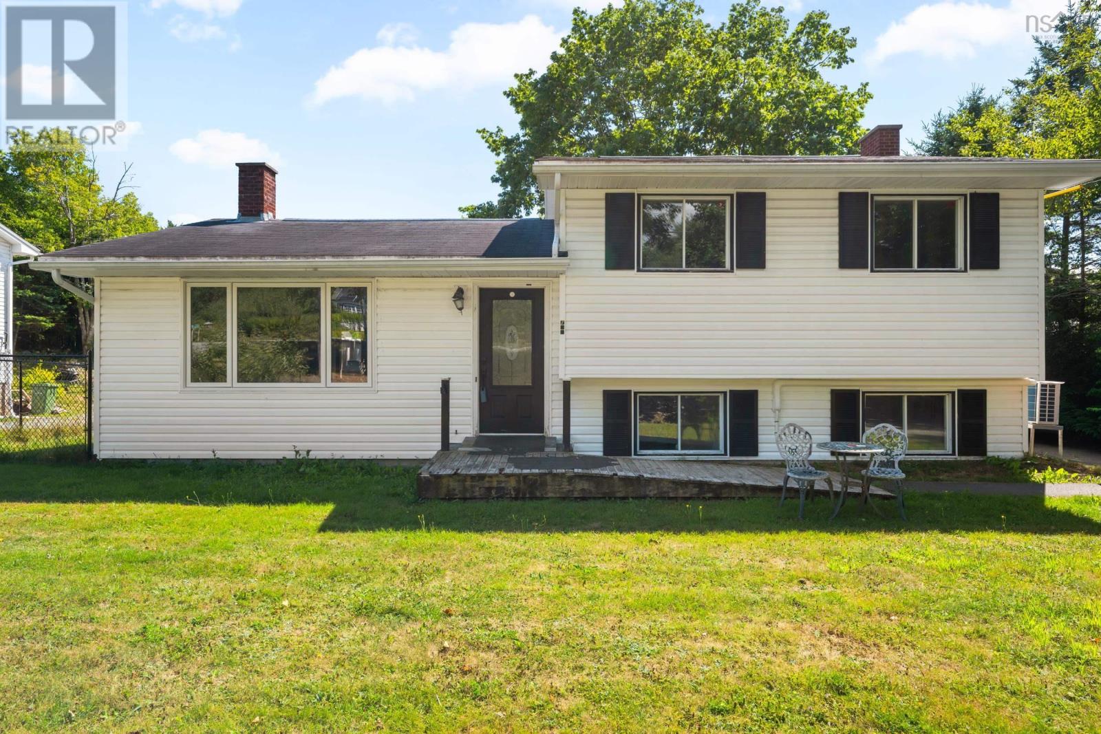 7660 Highway 7 Property Photo 3