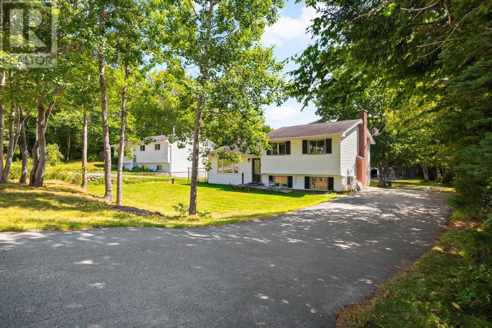 7660 Highway 7 Property Photo 4