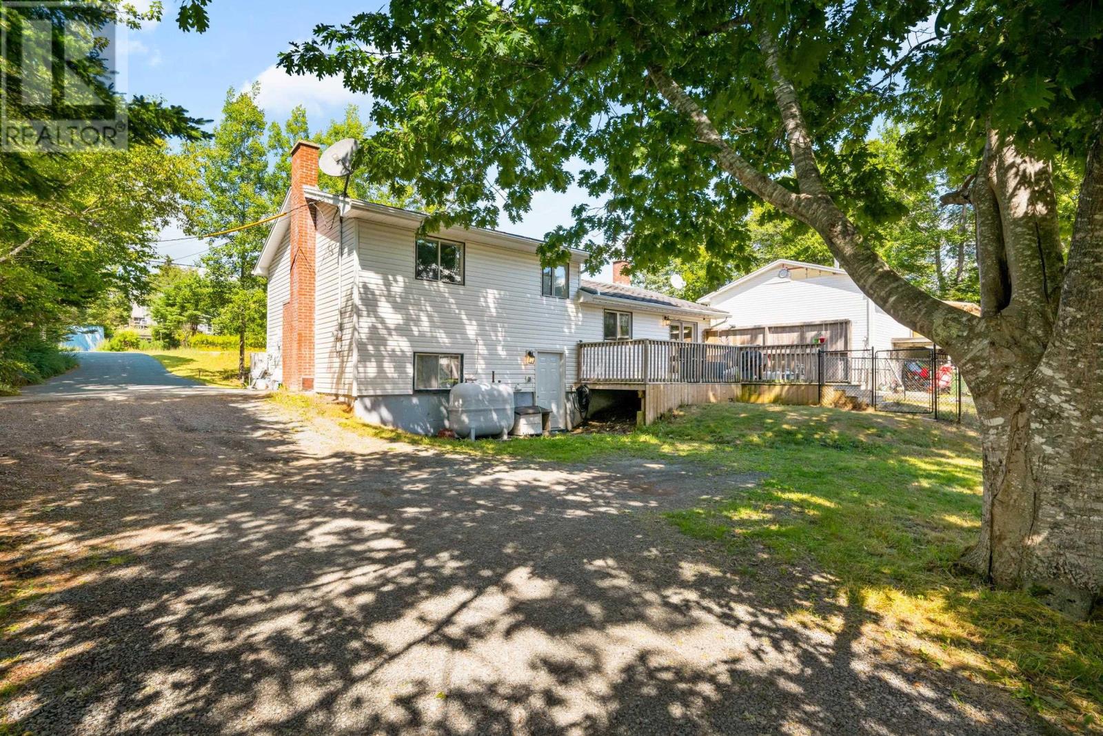 7660 Highway 7 Property Photo 5