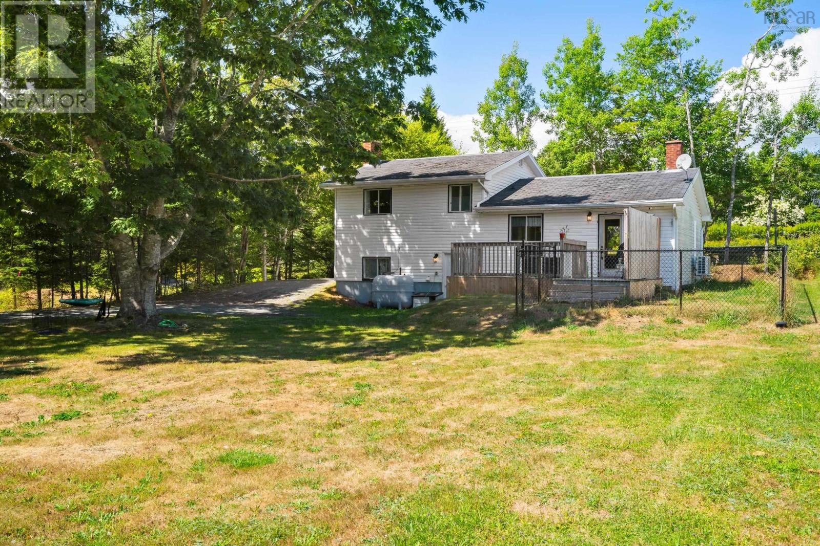 7660 Highway 7 Property Photo 6