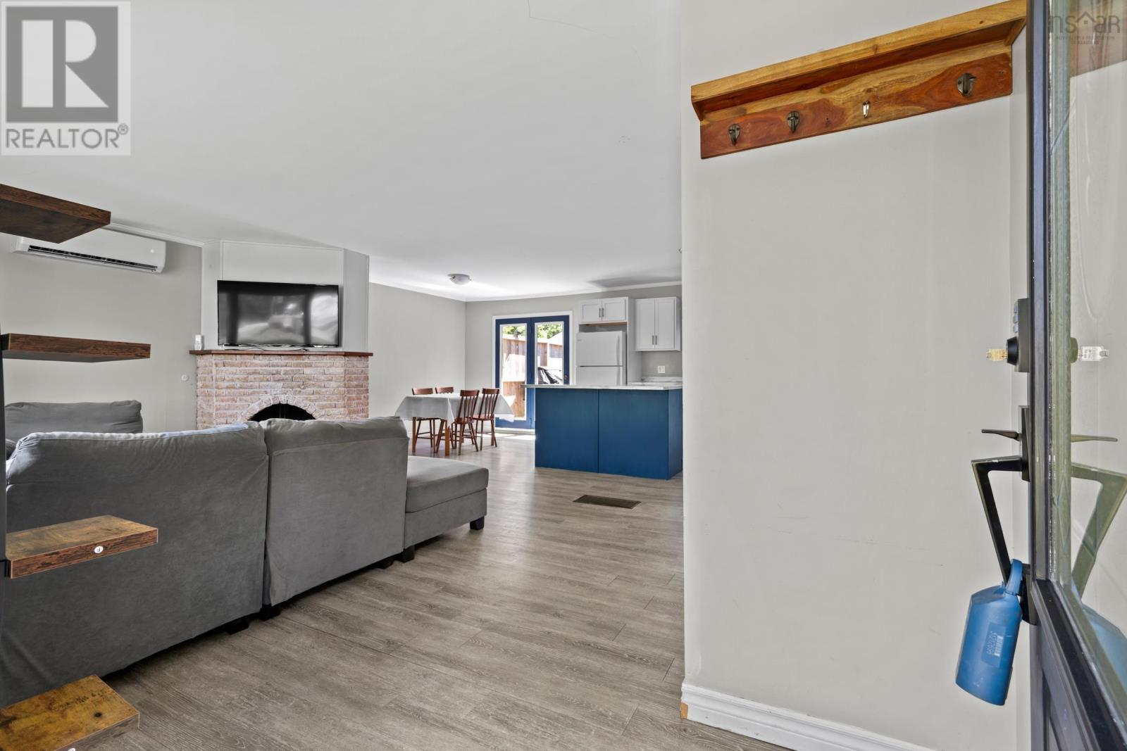 7660 Highway 7 Property Photo 8