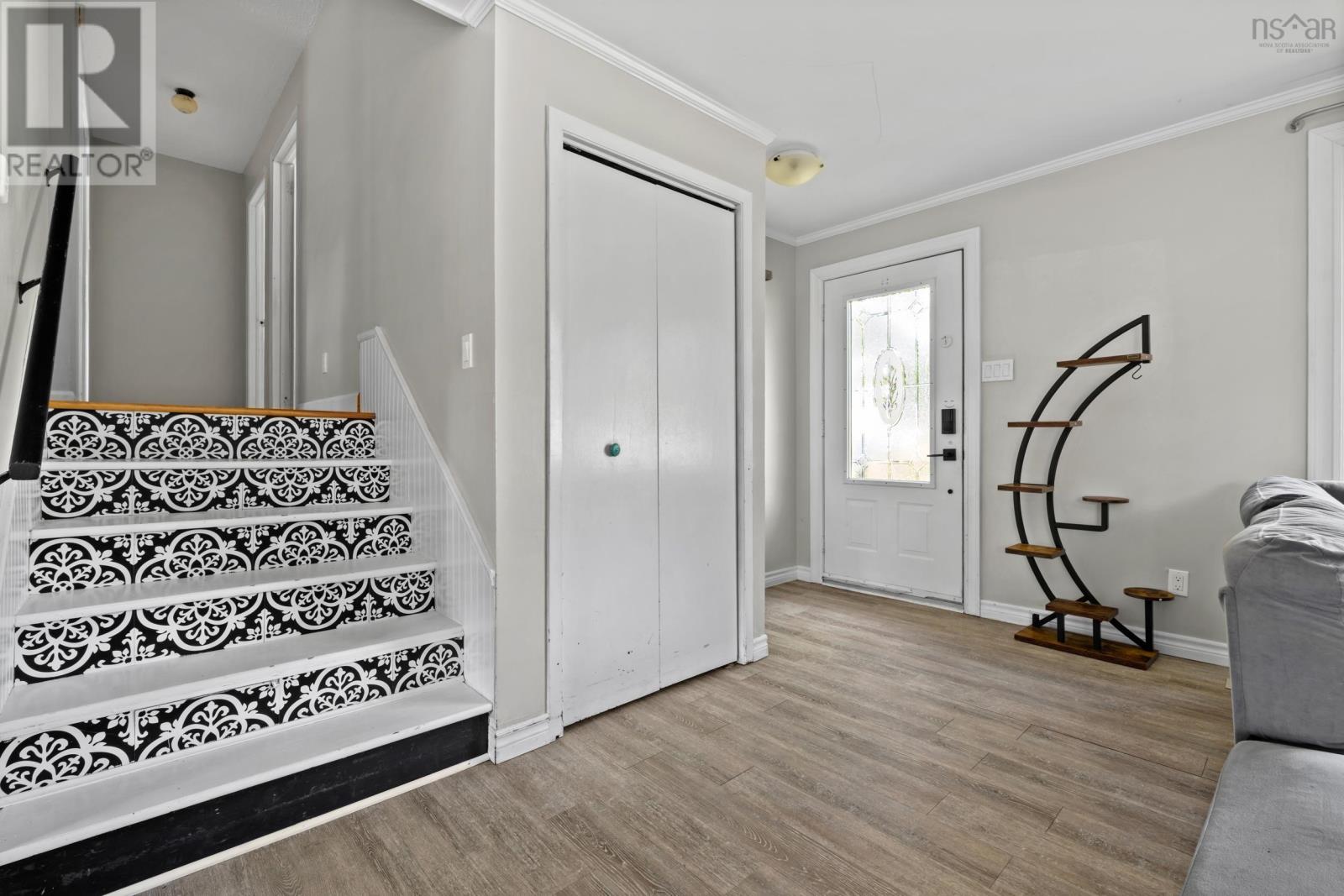 7660 Highway 7 Property Photo 9