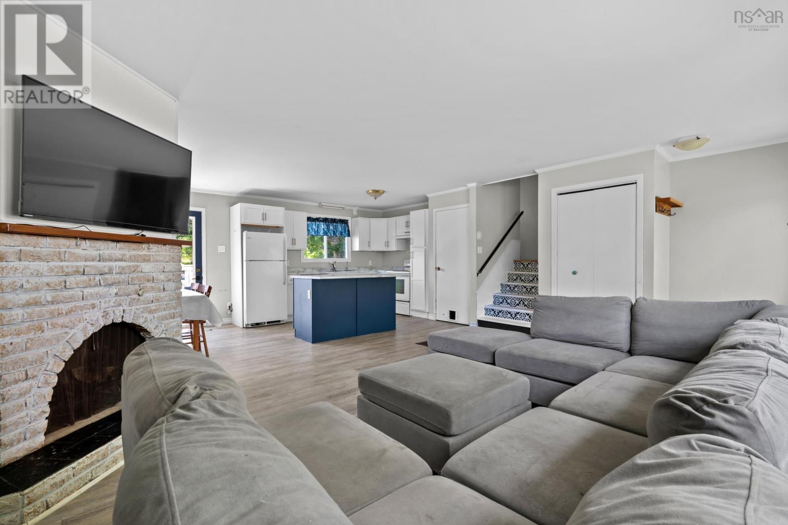 7660 Highway 7 Property Photo 11