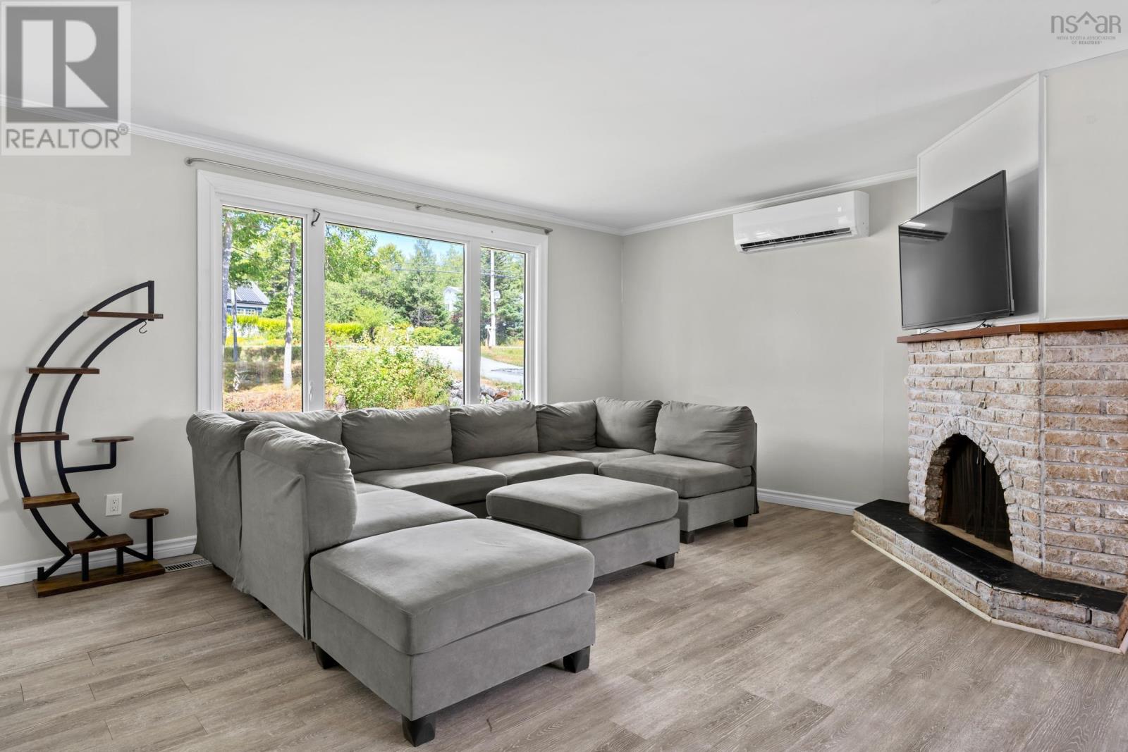 7660 Highway 7 Property Photo 12