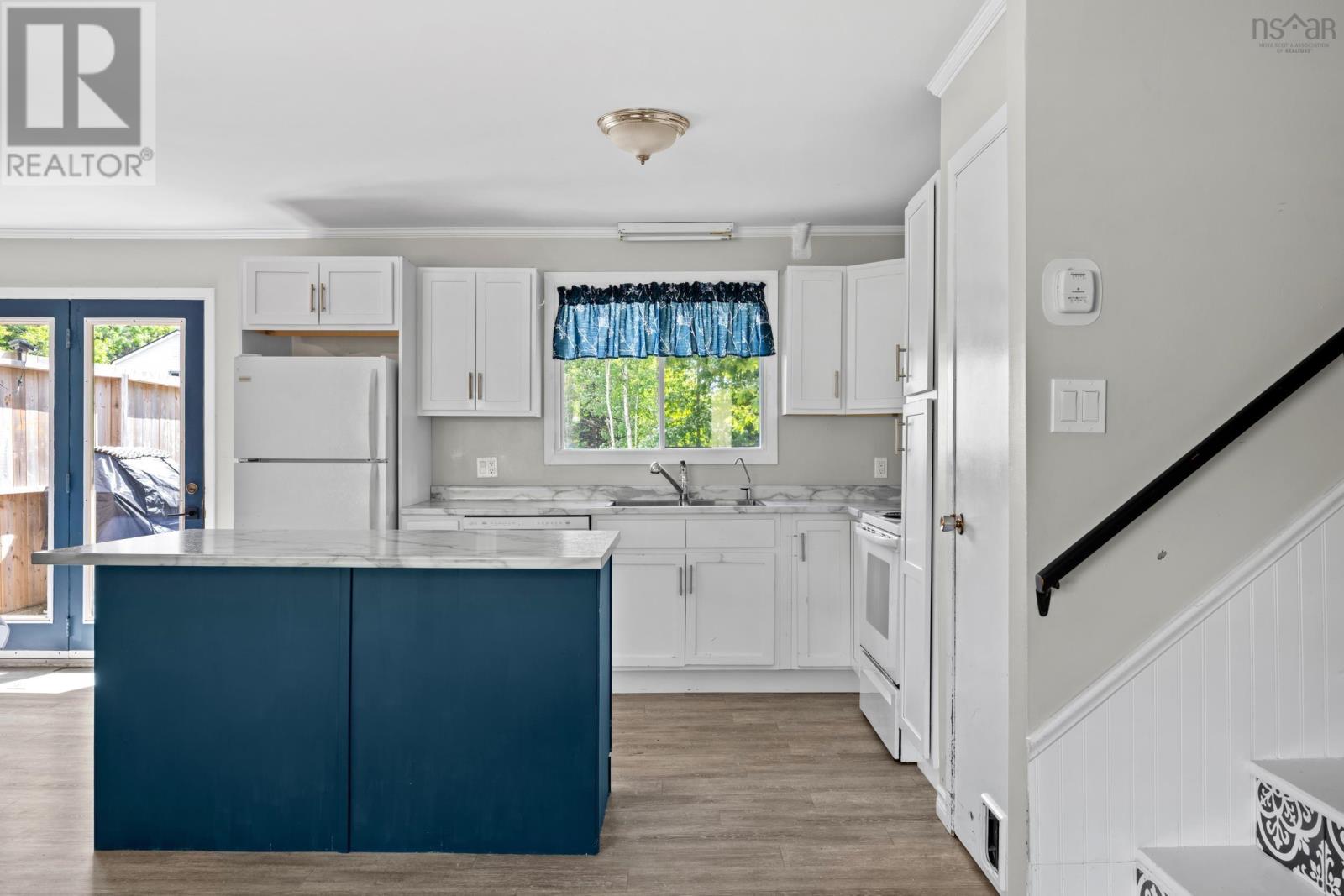 7660 Highway 7 Property Photo 13