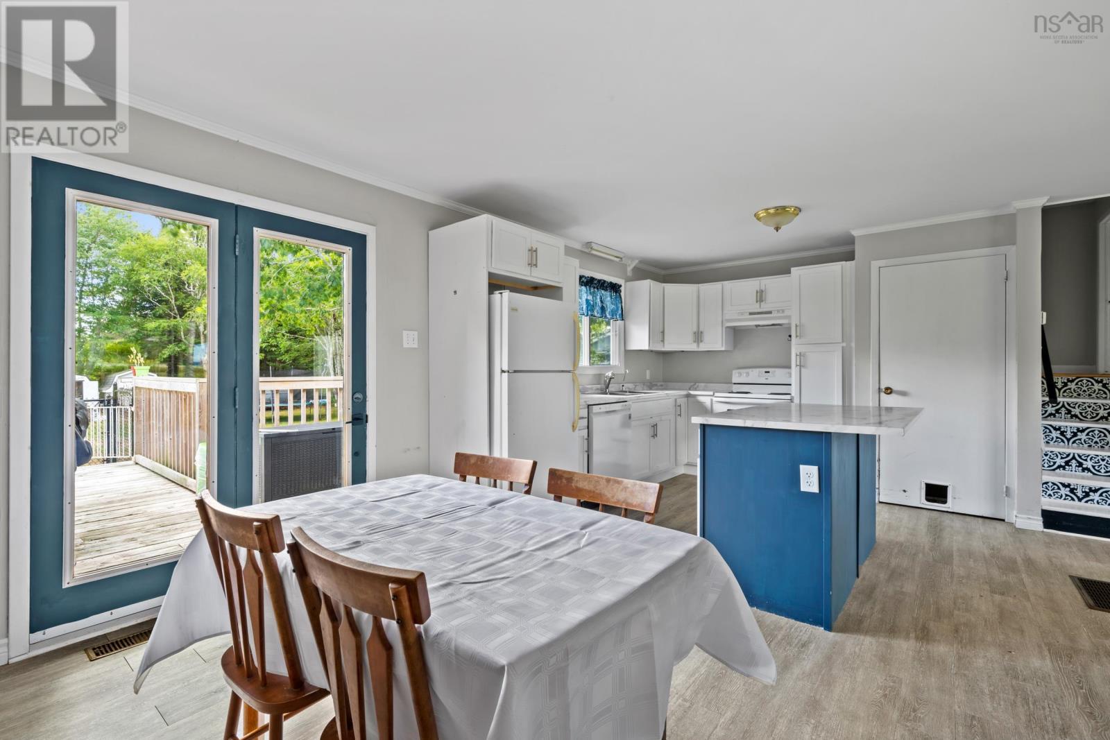 7660 Highway 7 Property Photo 17