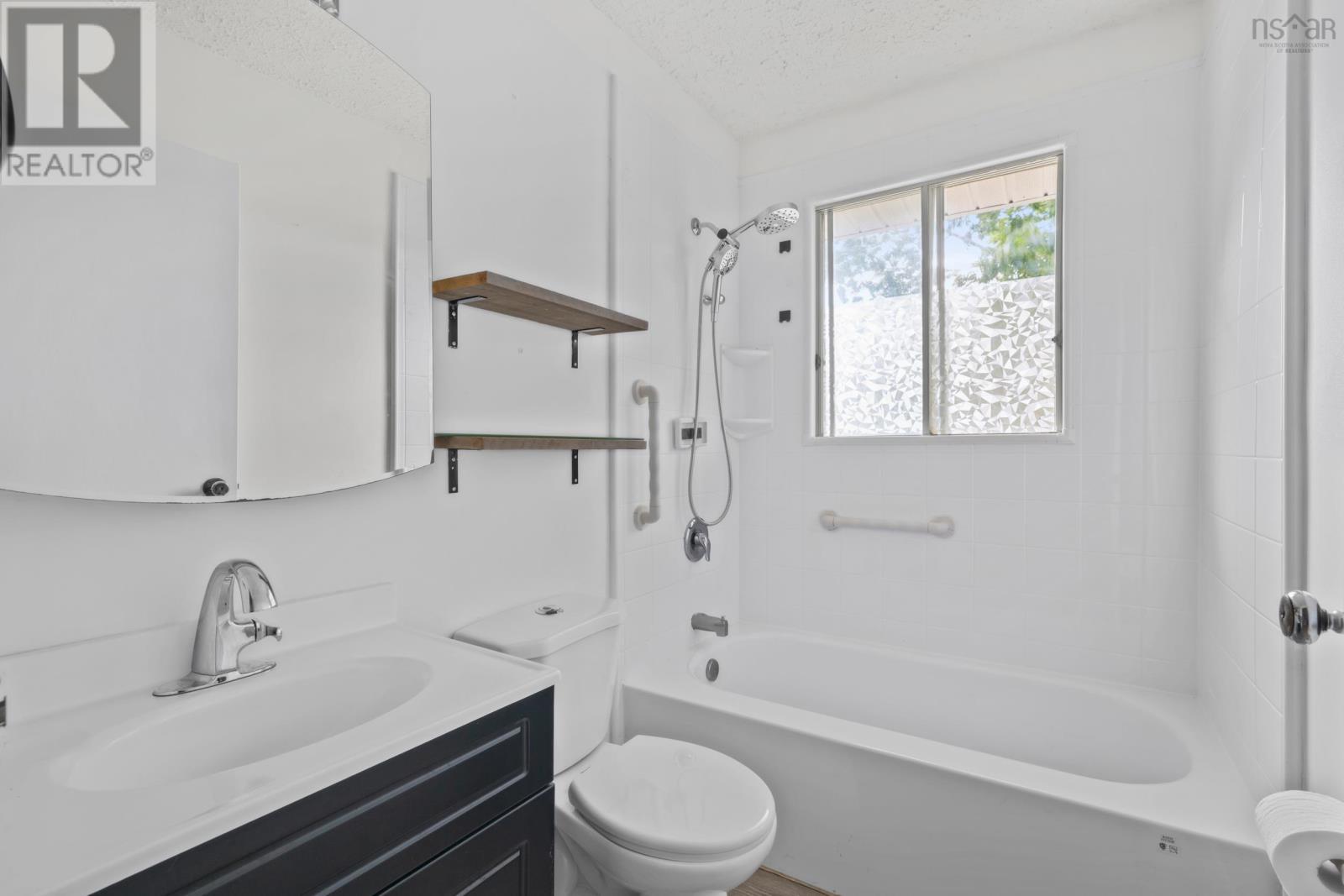 7660 Highway 7 Property Photo 20