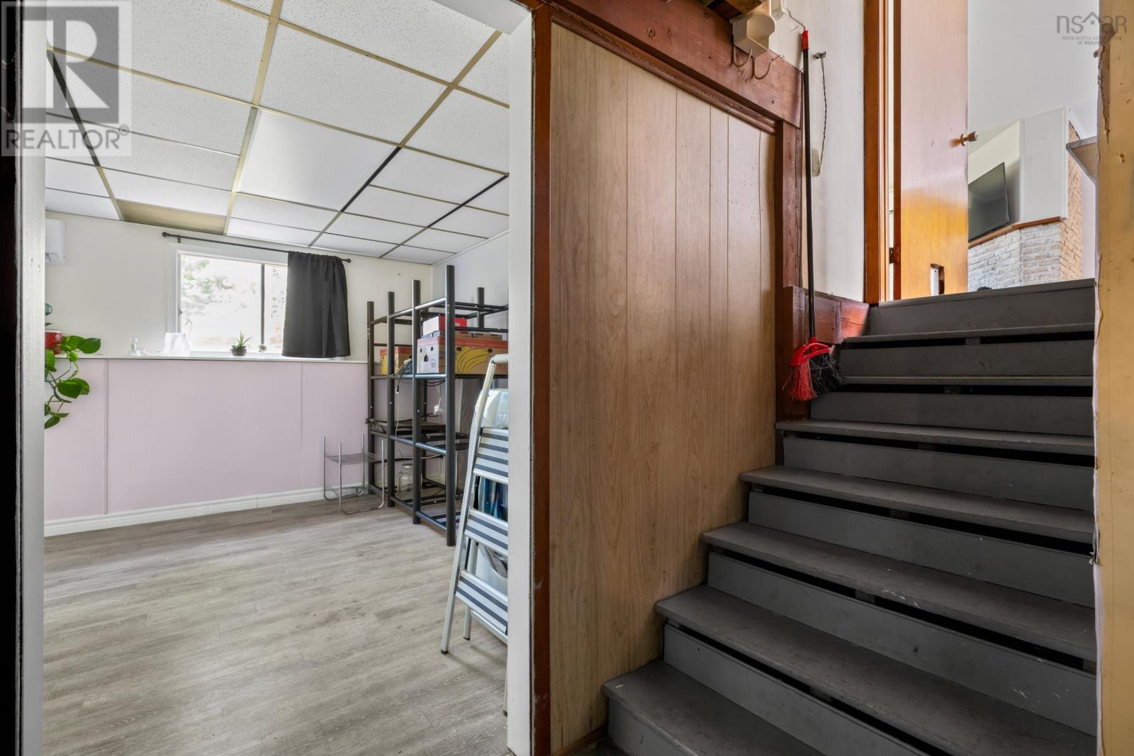 7660 Highway 7 Property Photo 27