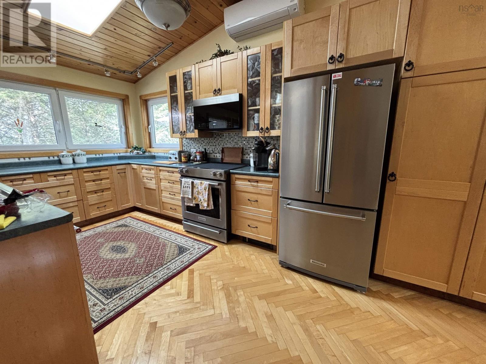 69 Thumb Cap Point Road Property Photo 8