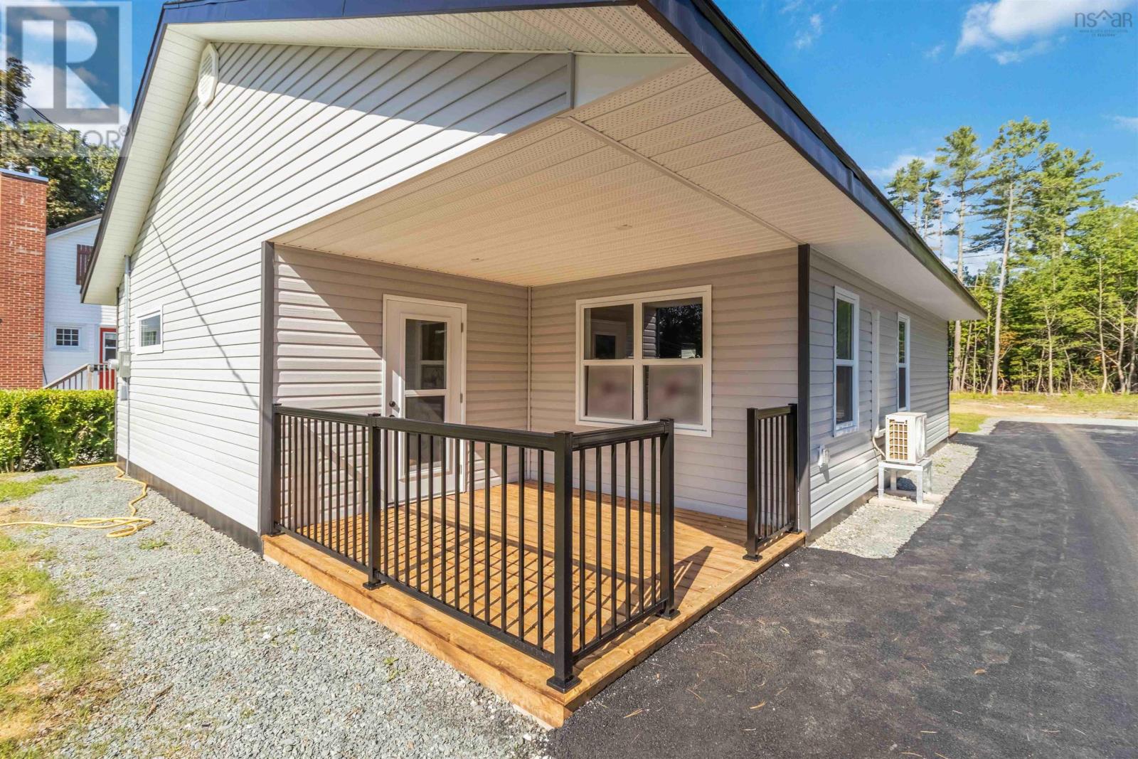 215 Aberdeen Road Property Photo 3