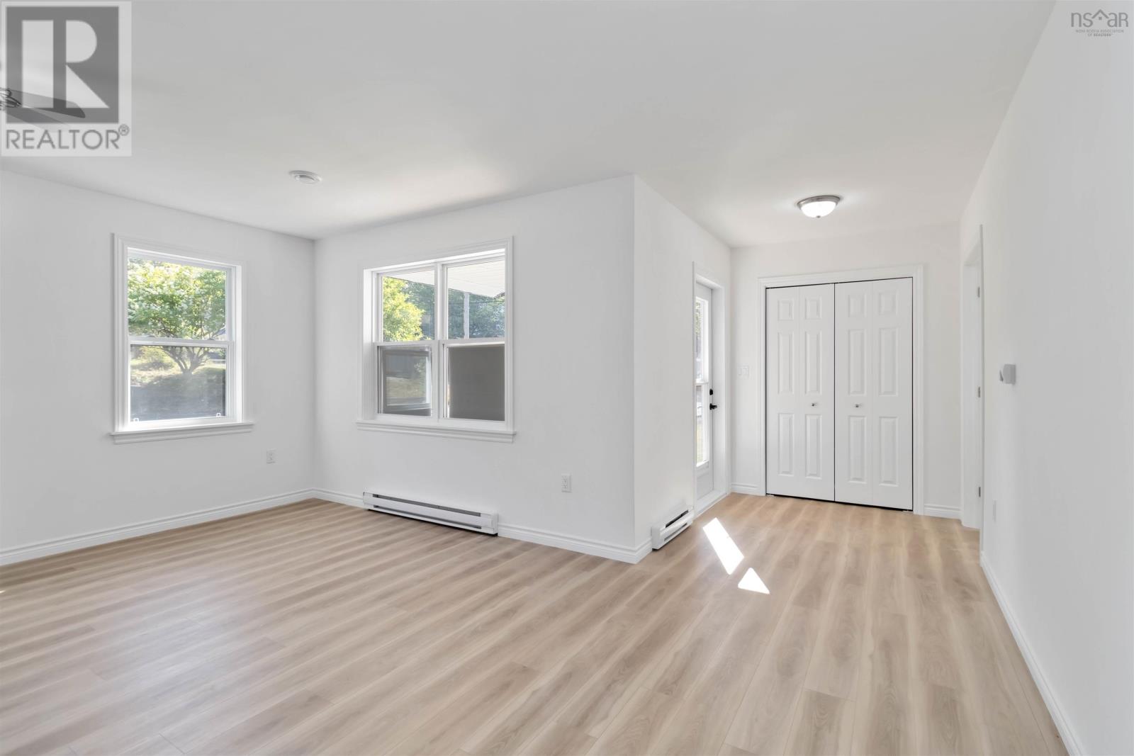 215 Aberdeen Road Property Photo 8